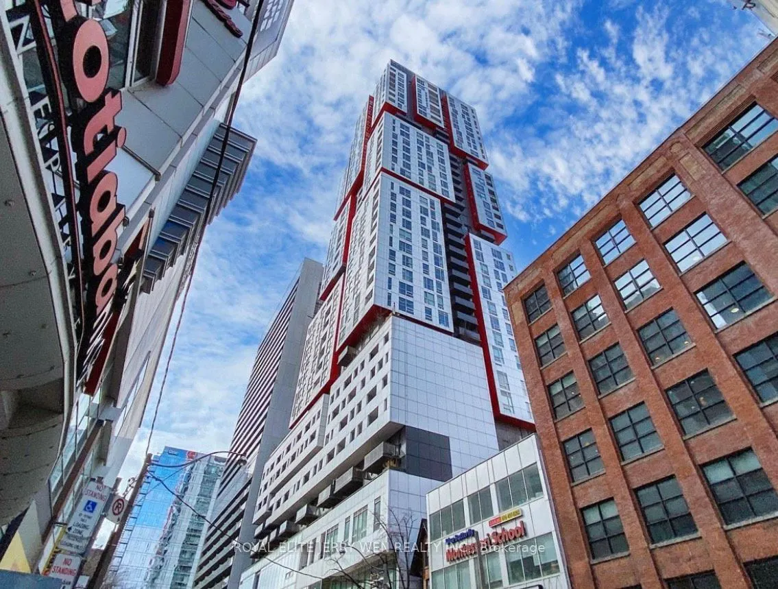 318 Richmond Street W, #911