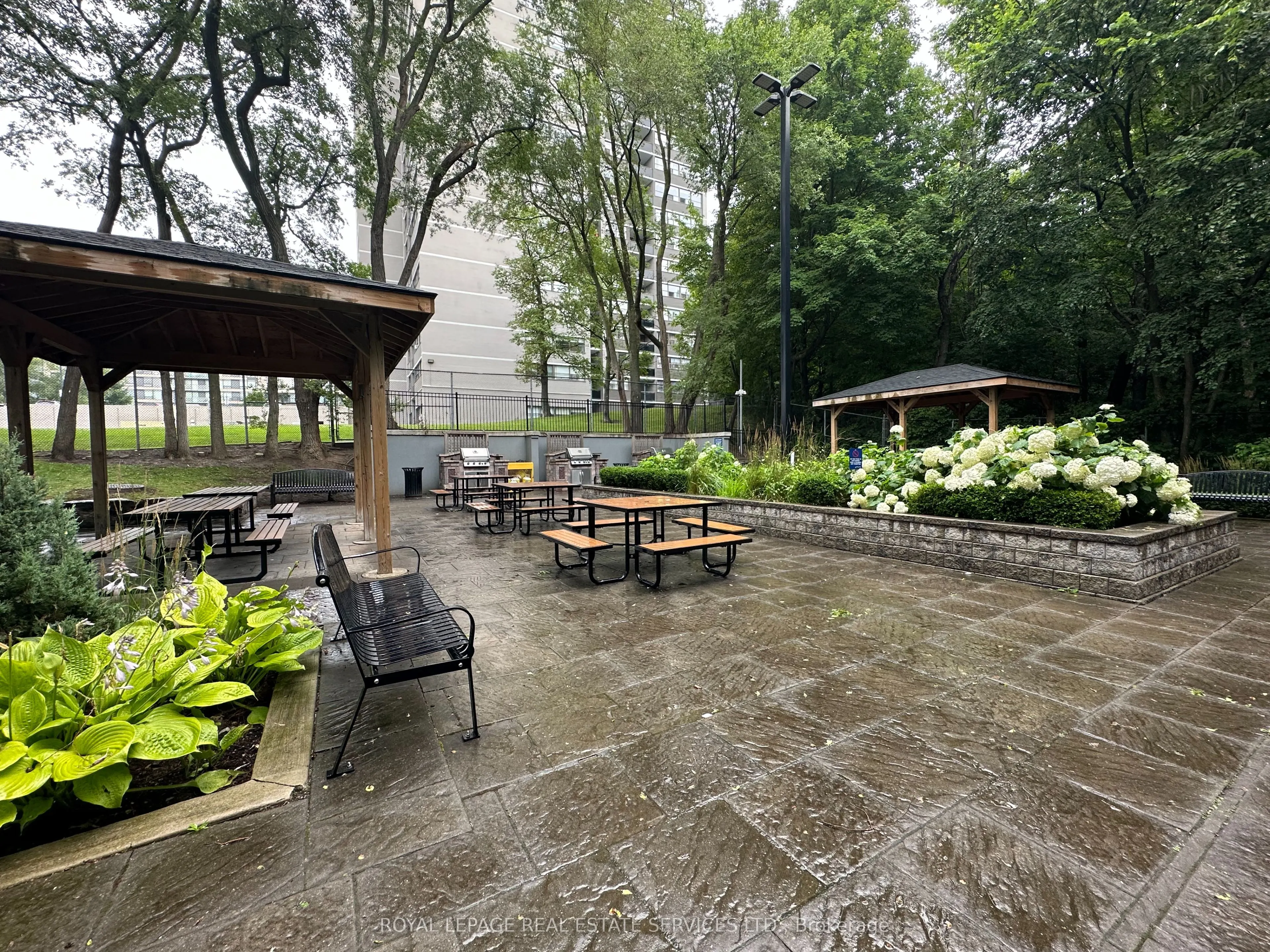 15 Brookbanks Drive, #106