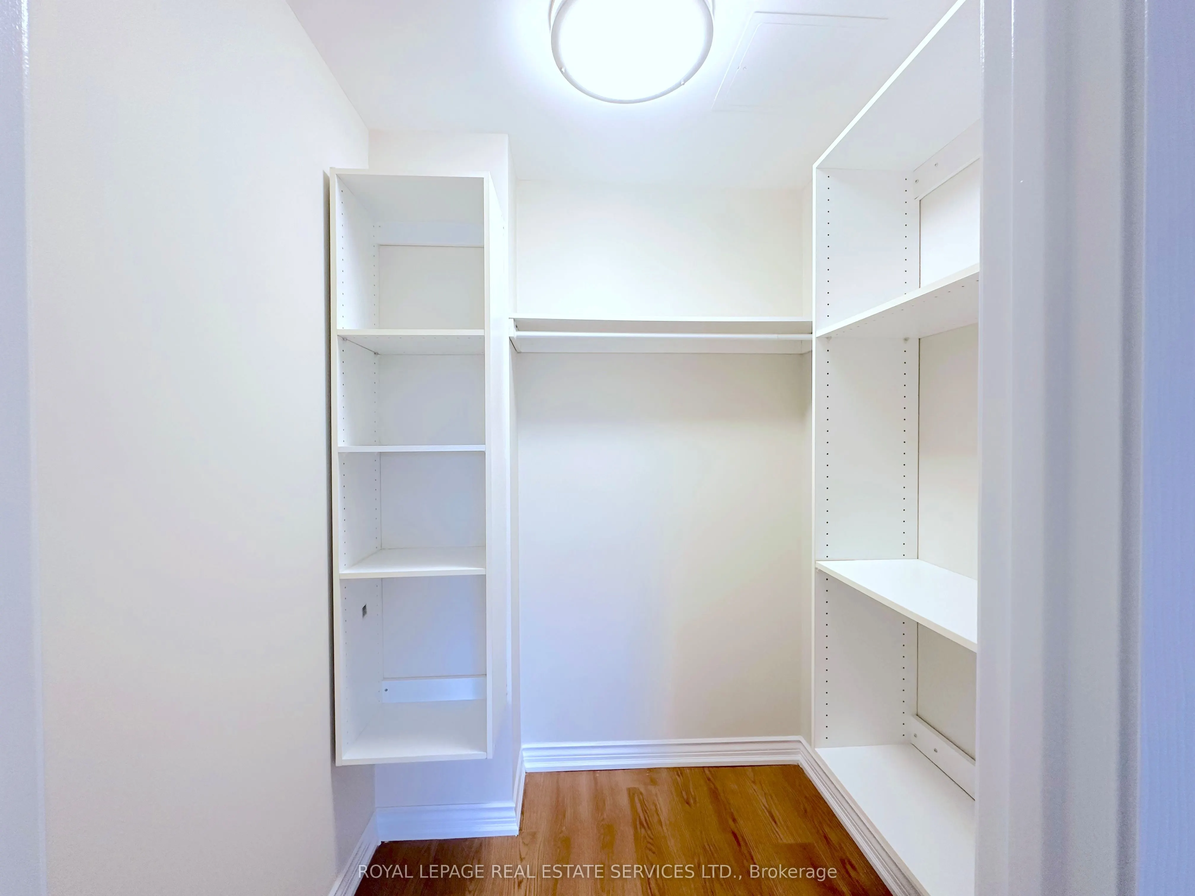 15 Brookbanks Drive, #106