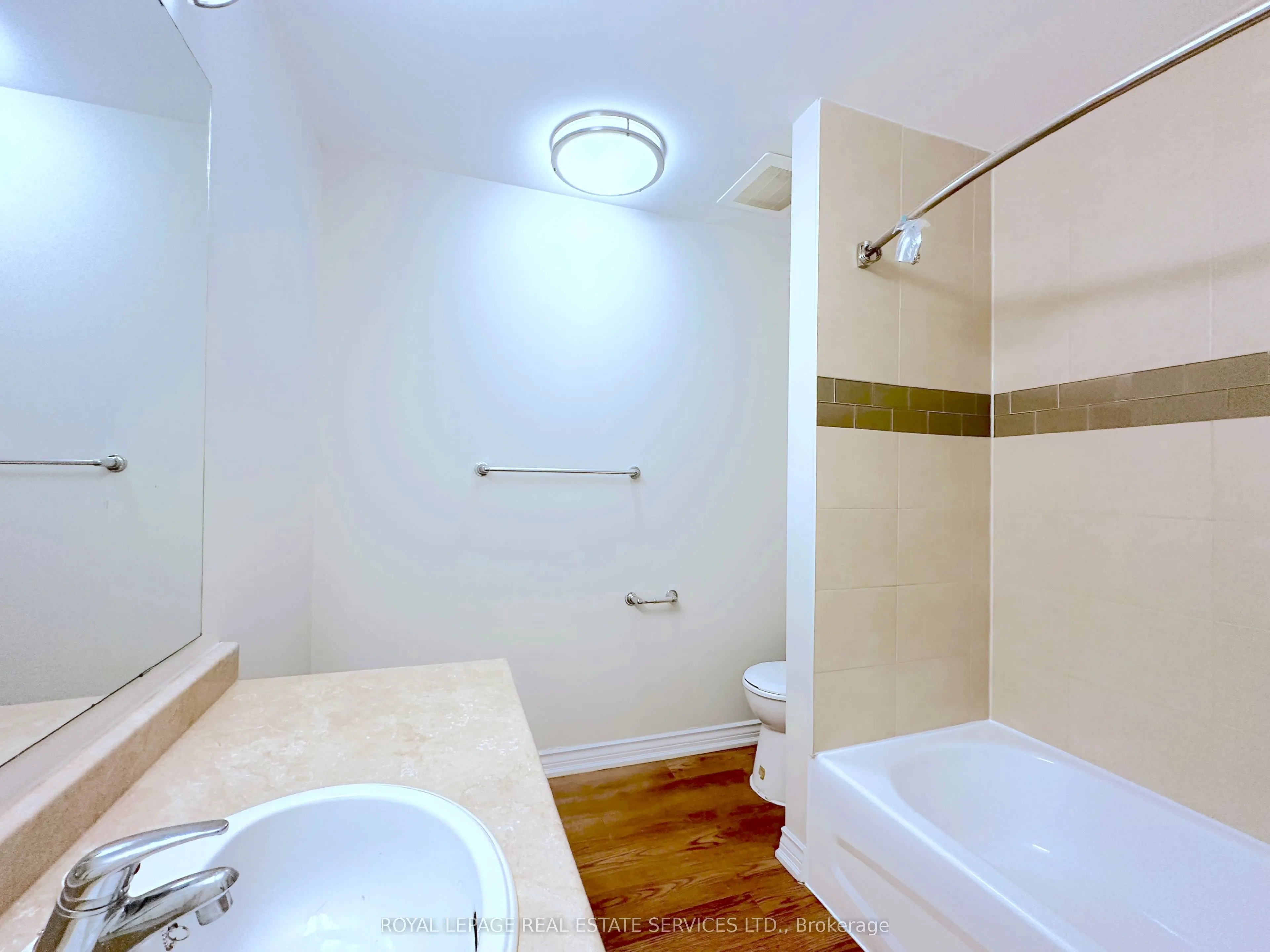 15 Brookbanks Drive, #106