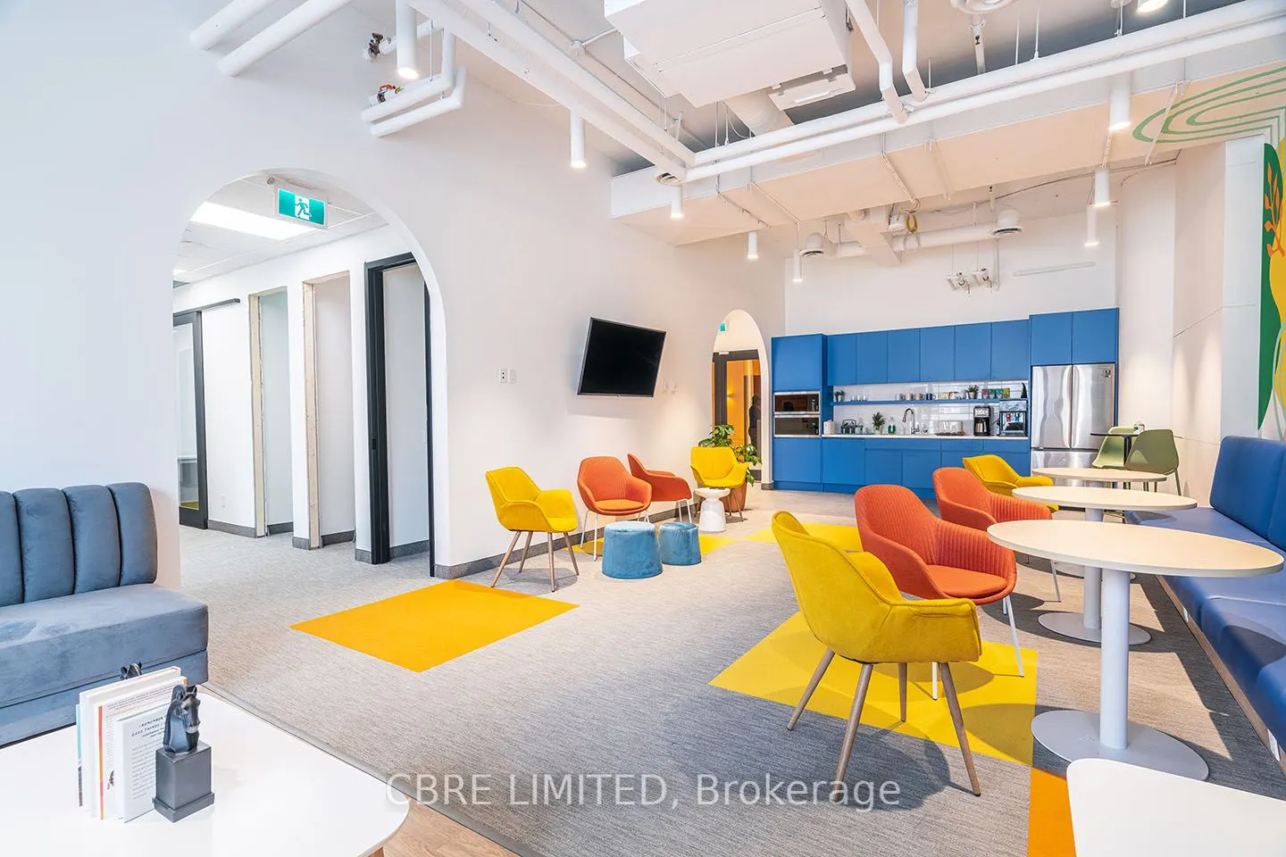 15 Wellesley Street W, #201