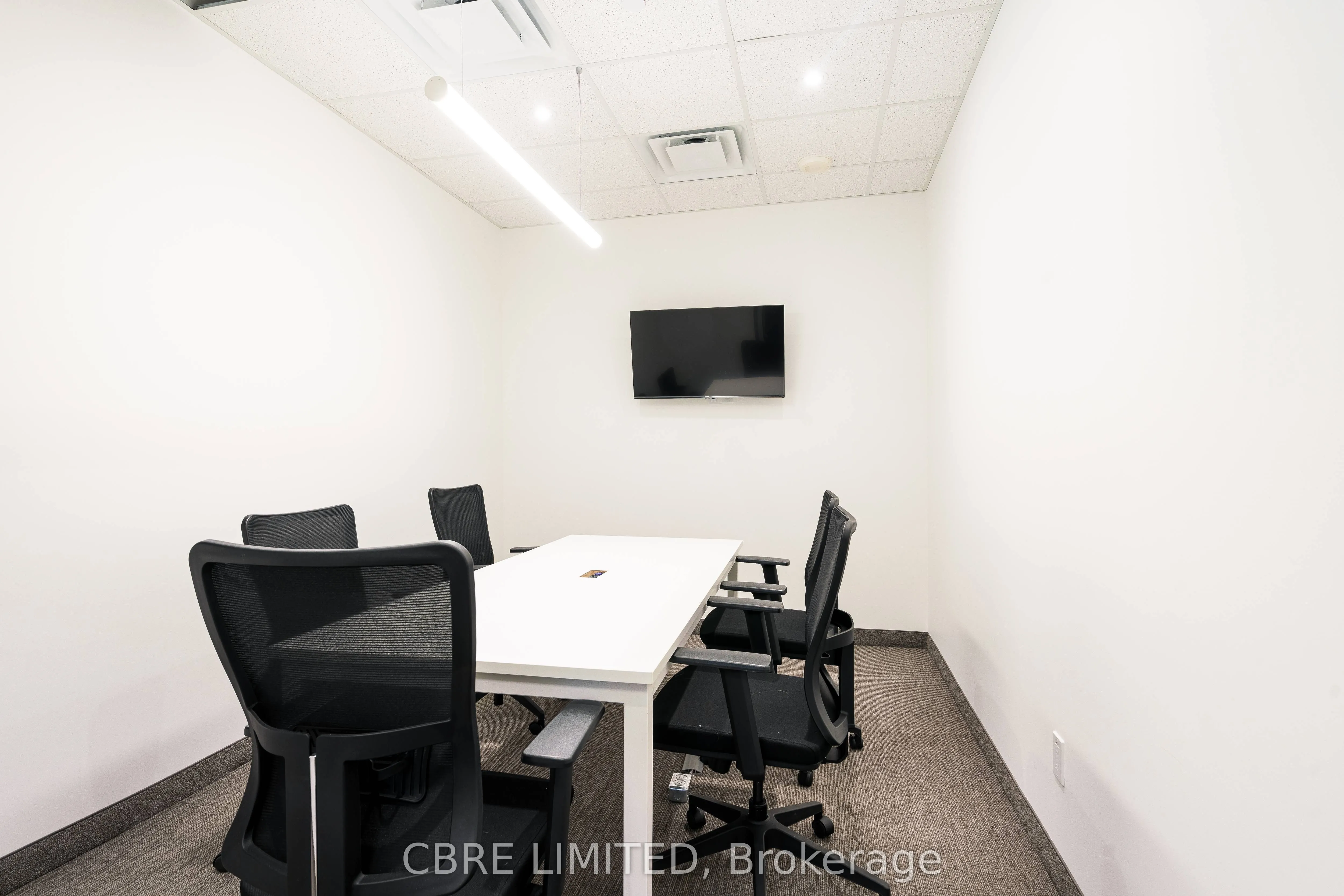 15 Wellesley Street W, #201