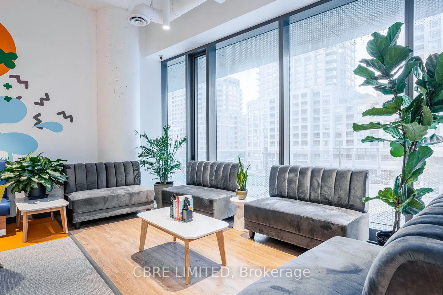 15 Wellesley Street W, #201