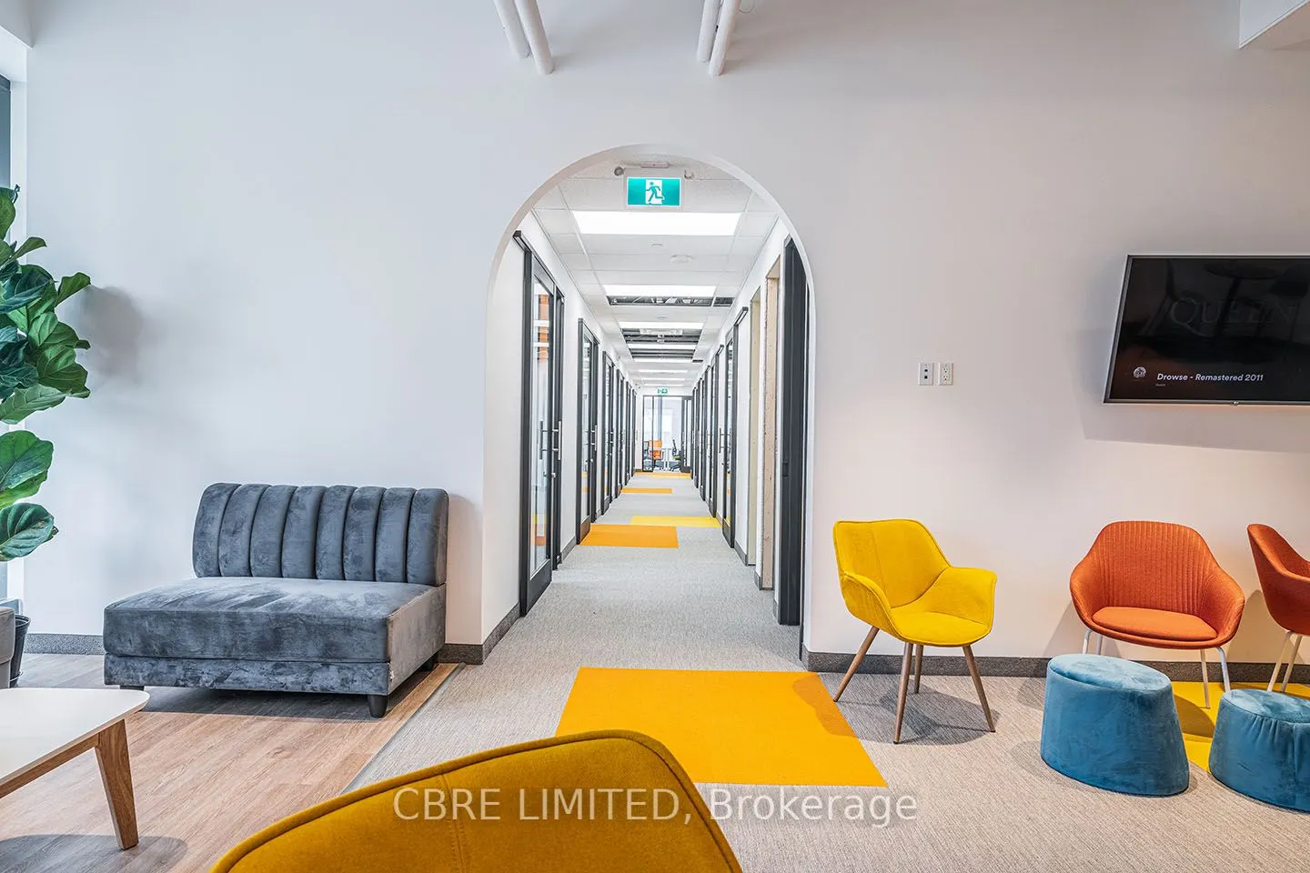 15 Wellesley Street W, #201