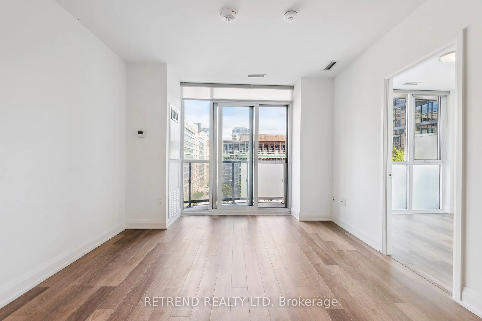 77 Mutual Street, #908