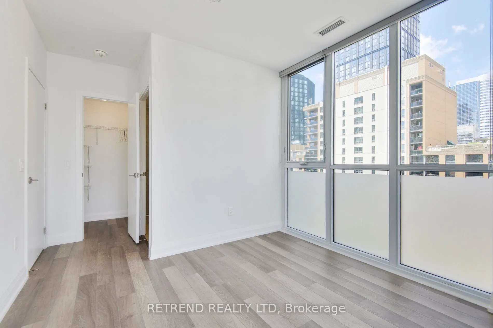 77 Mutual Street, #908