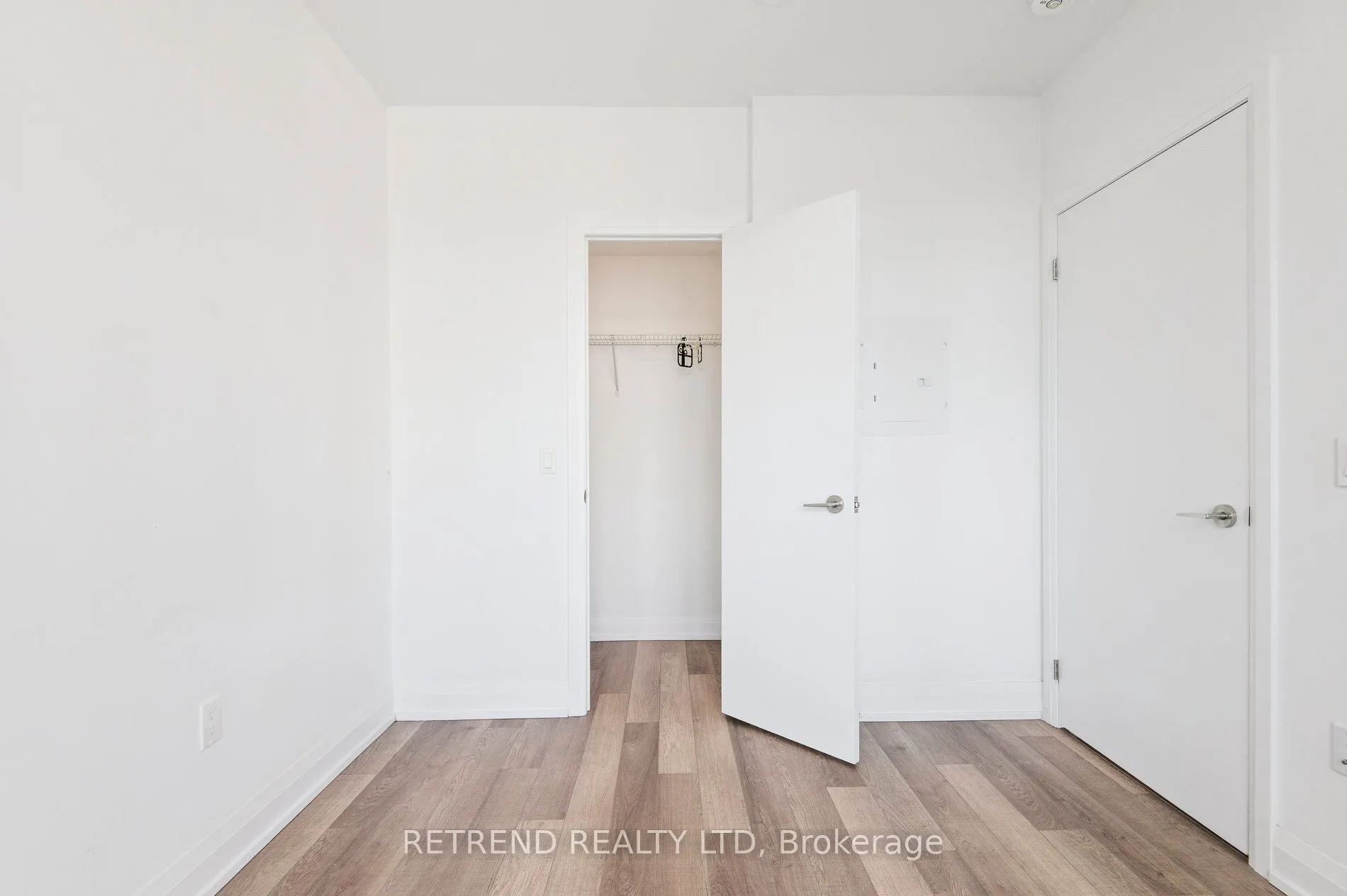77 Mutual Street, #908