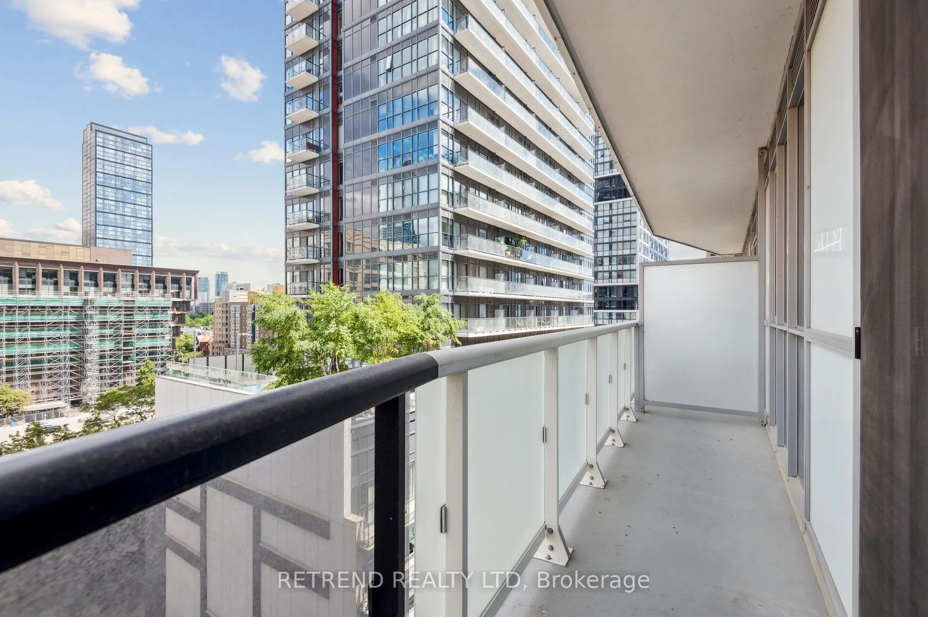 77 Mutual Street, #908