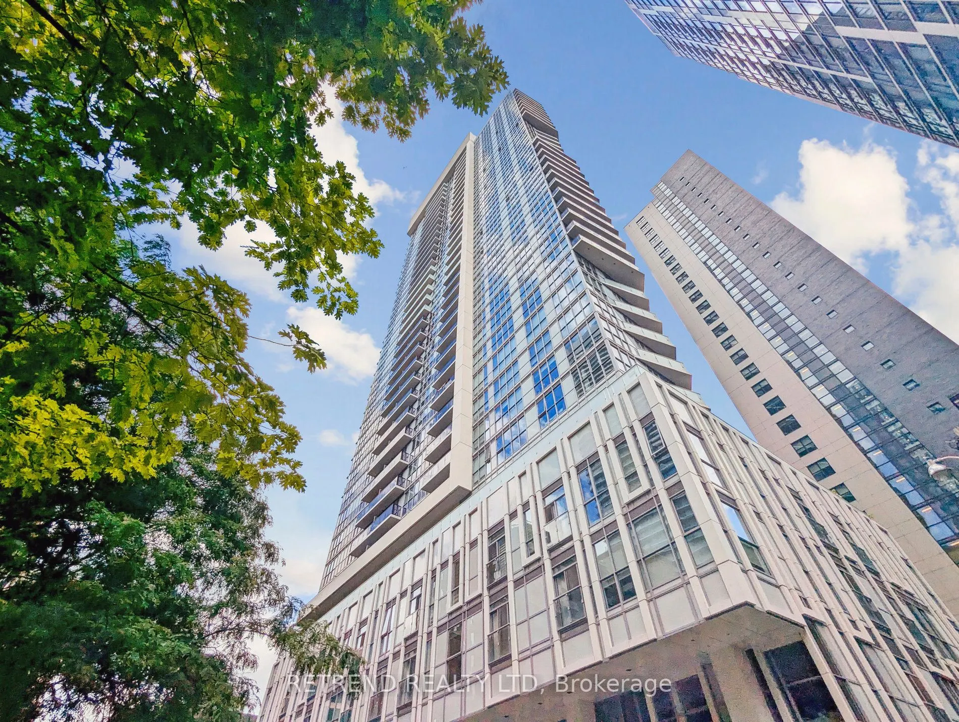 77 Mutual Street, #908