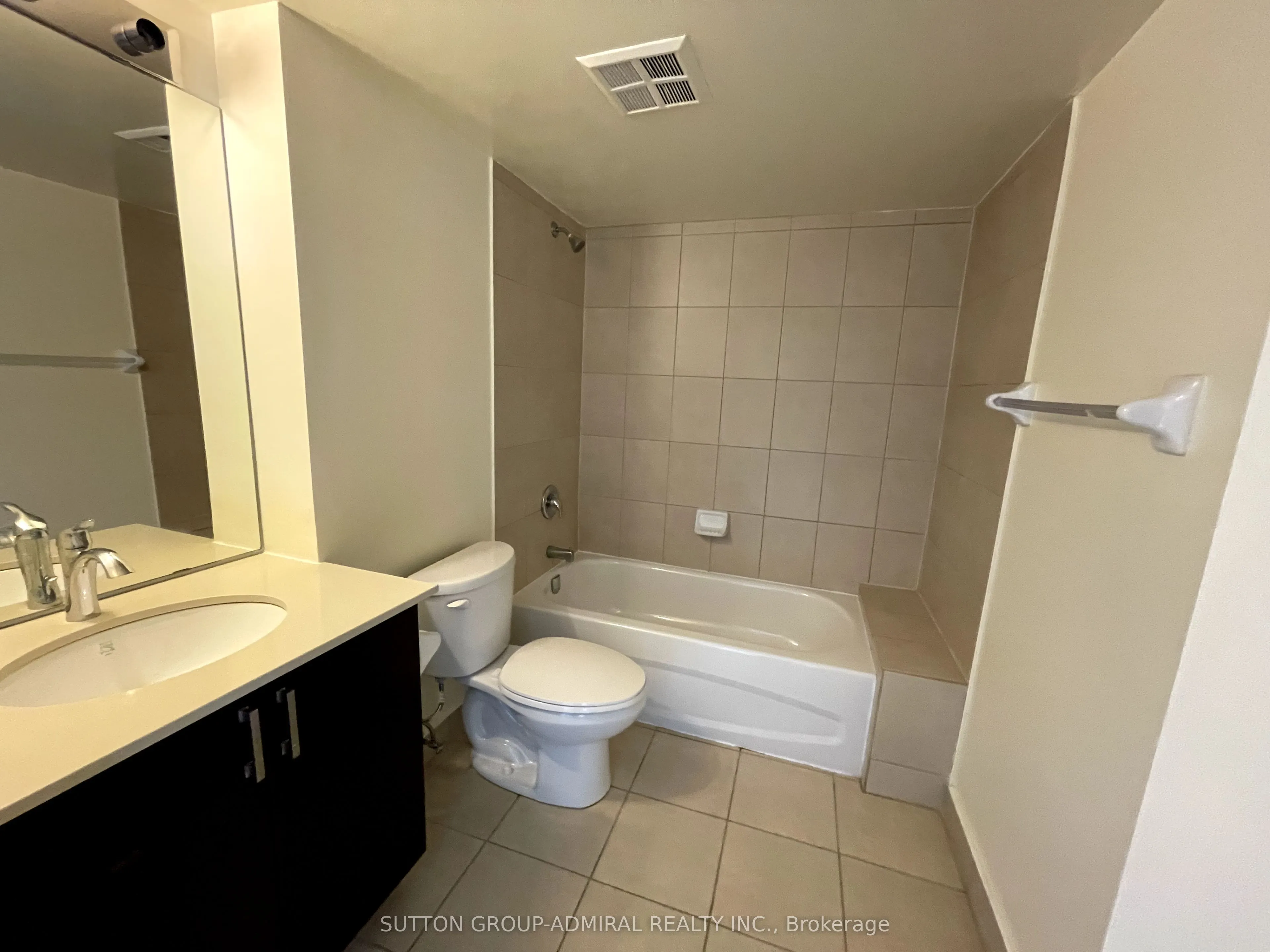 736 Bay Street, #1206
