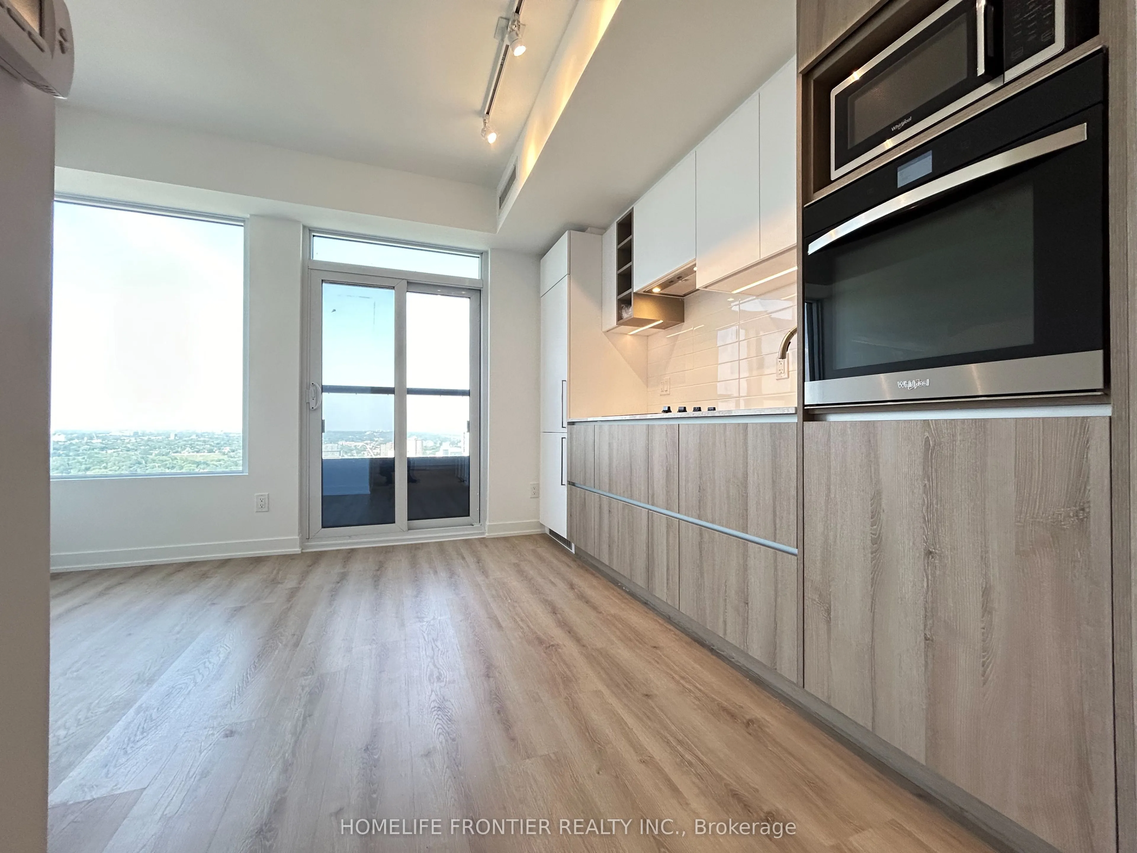 319 Jarvis Street, #3812