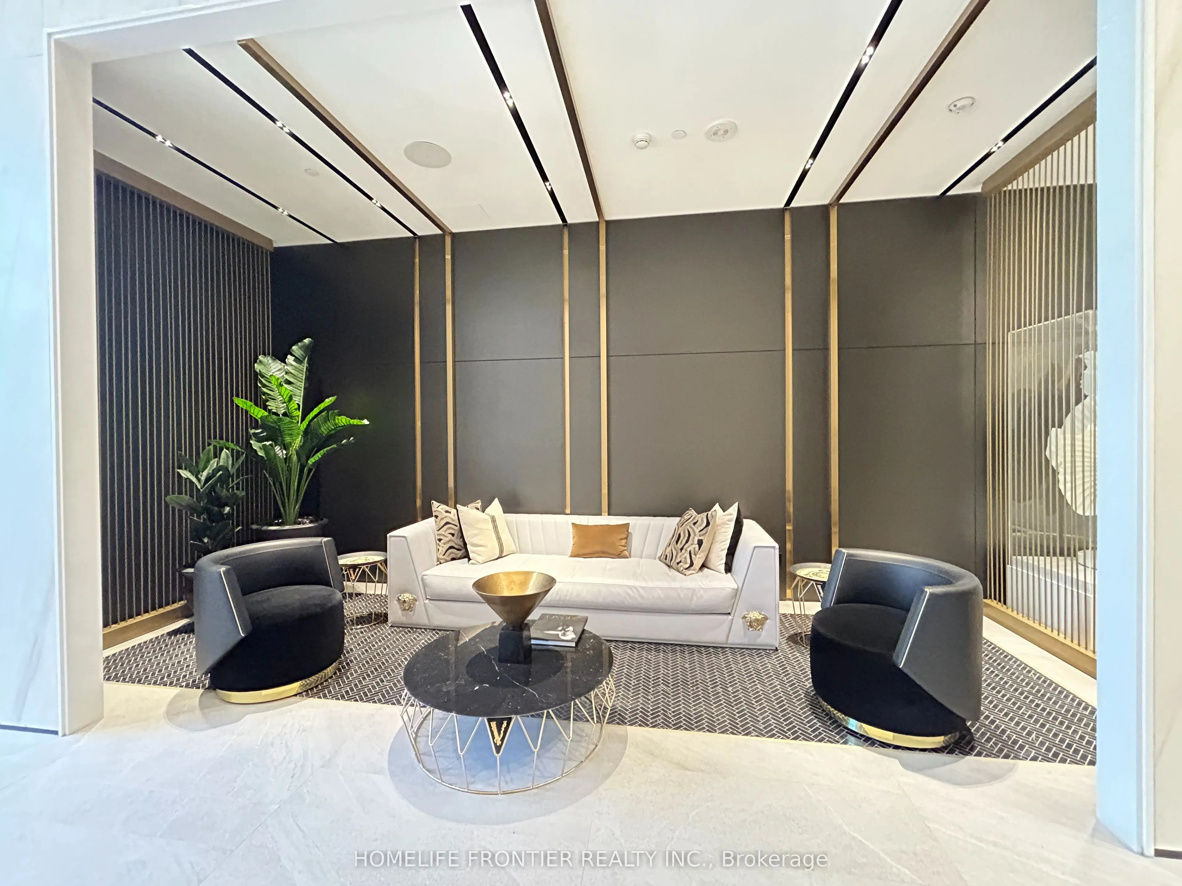319 Jarvis Street, #3812