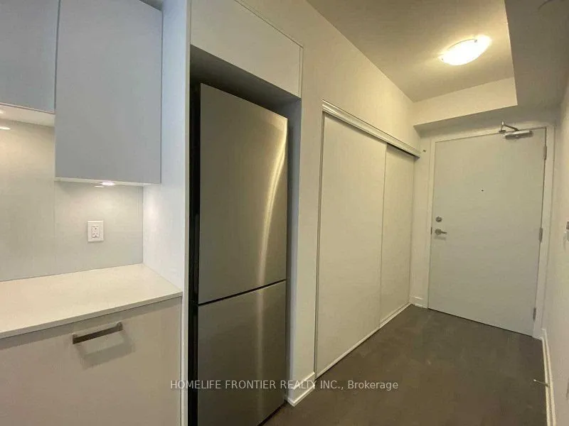 195 Redpath Avenue, #815