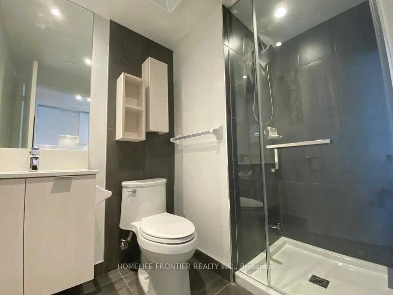 195 Redpath Avenue, #815