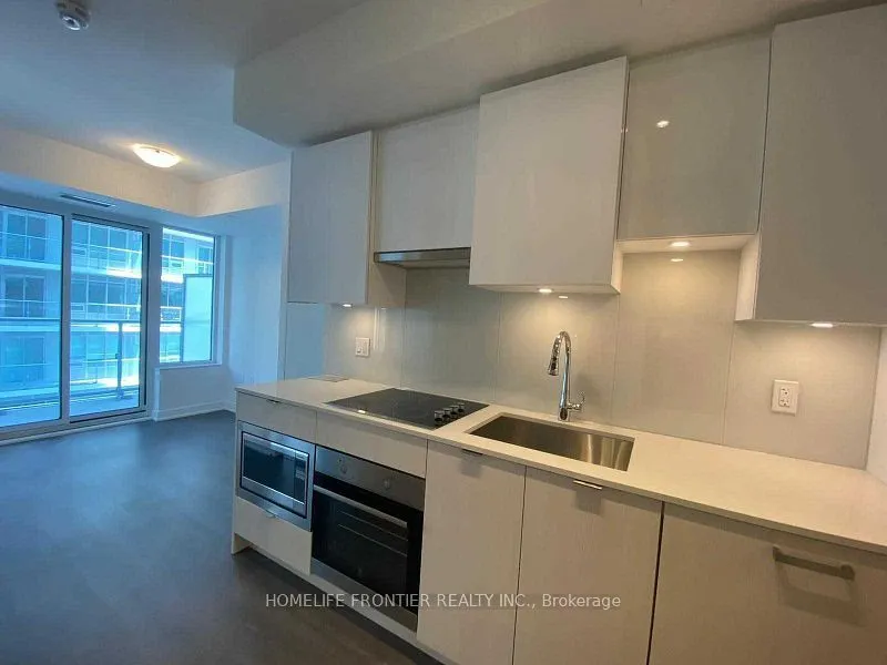 195 Redpath Avenue, #815