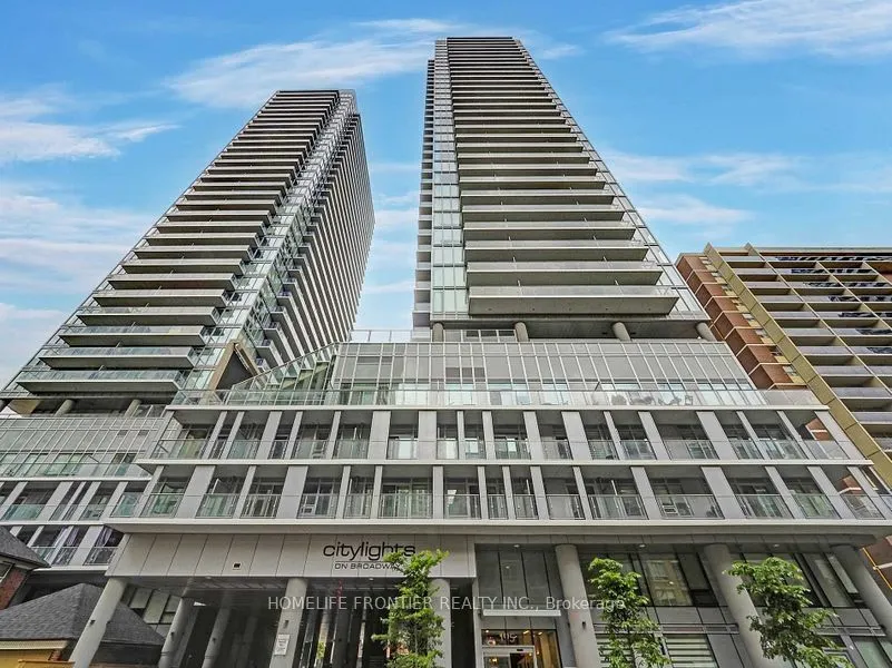 195 Redpath Avenue, #815