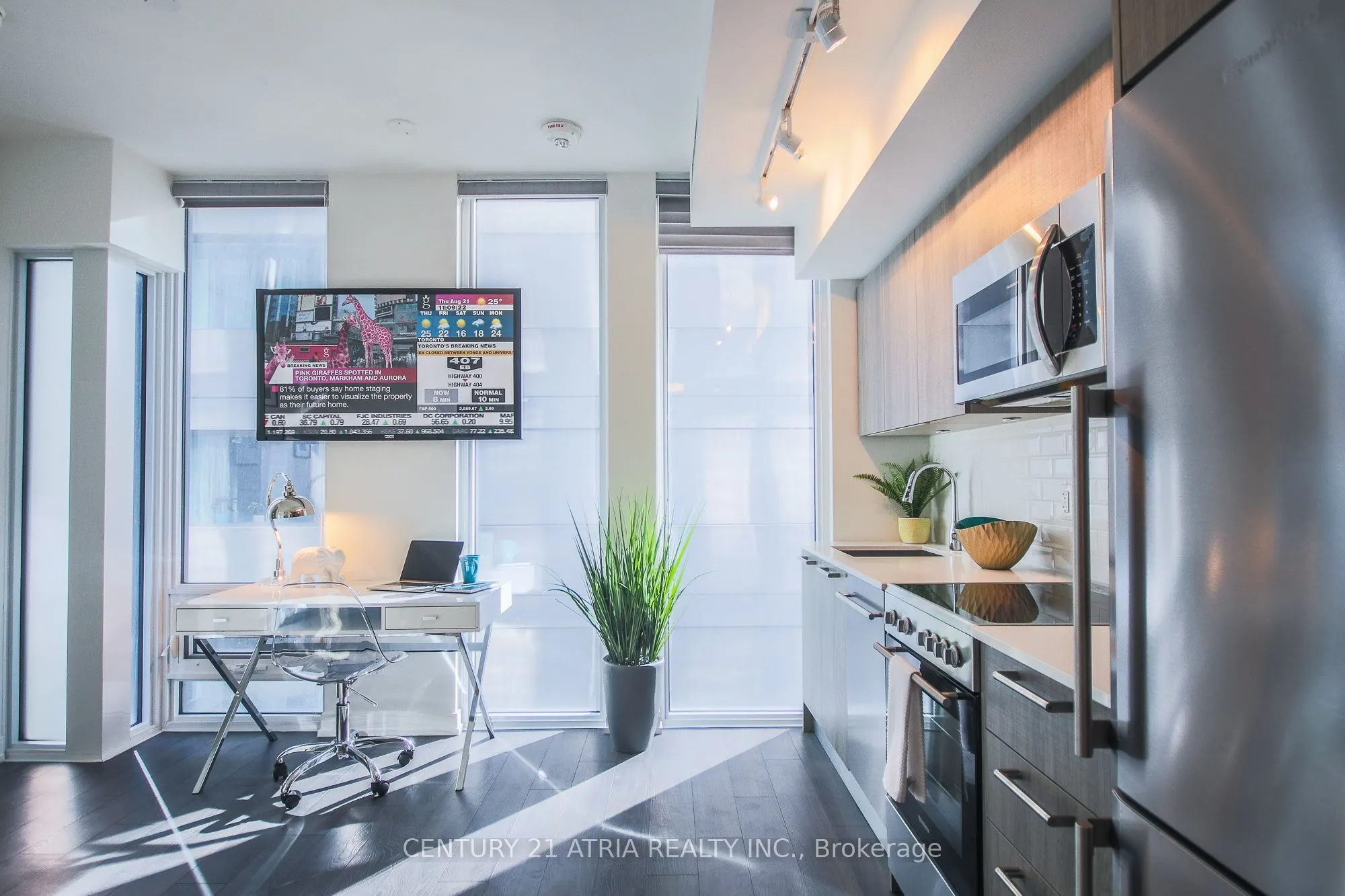 28 Wellesley Street E, #2110