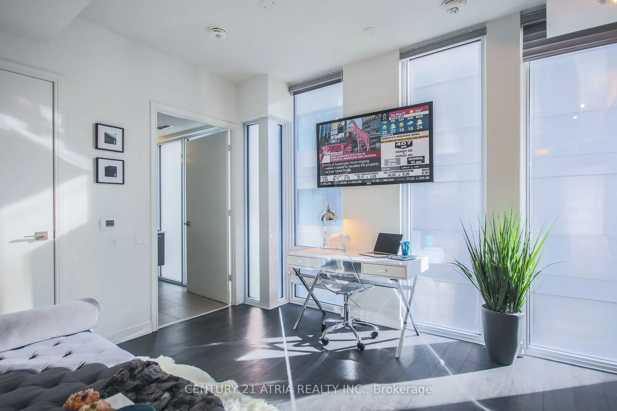 28 Wellesley Street E, #2110