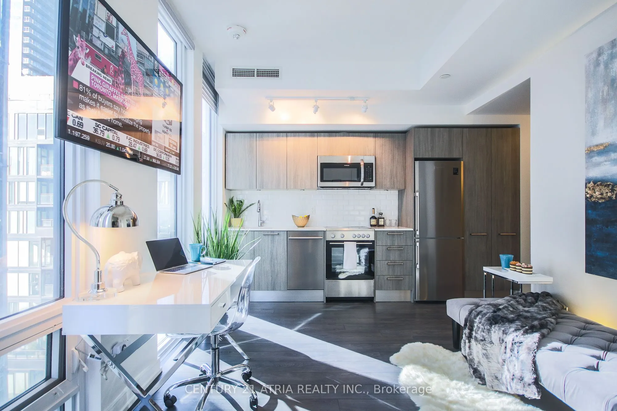 28 Wellesley Street E, #2110