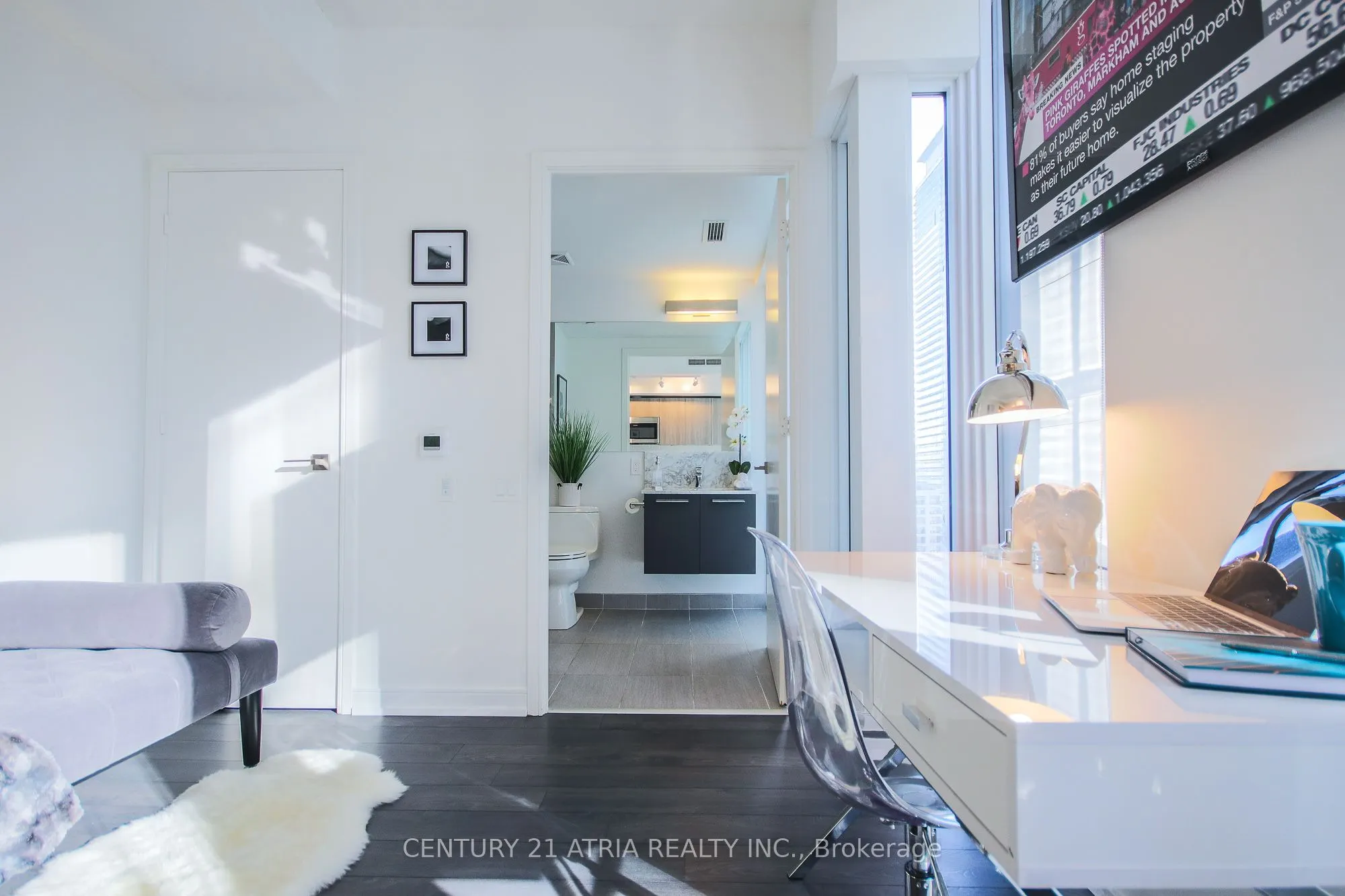 28 Wellesley Street E, #2110