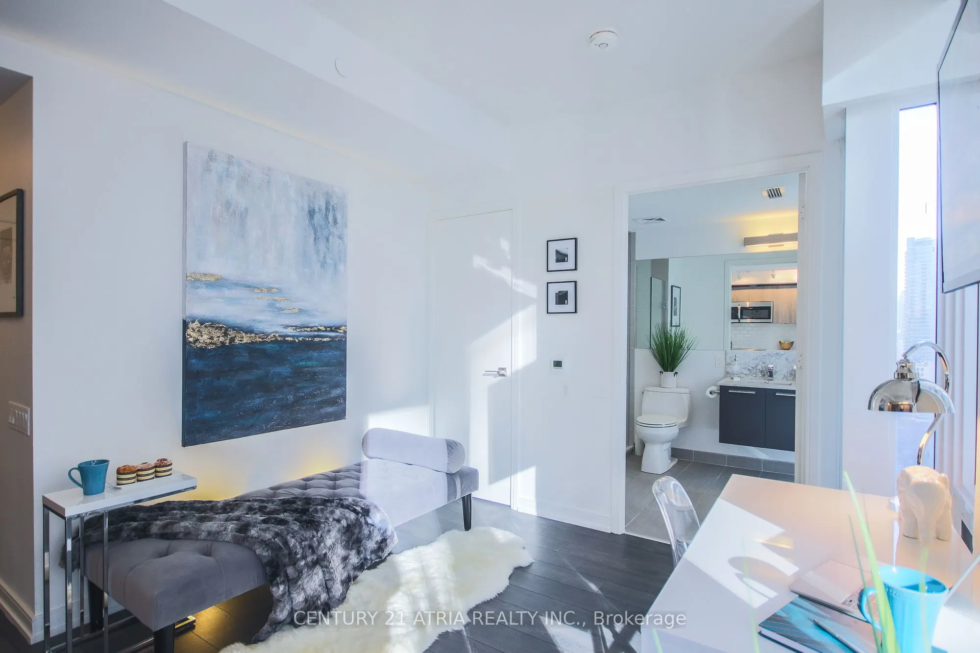 28 Wellesley Street E, #2110