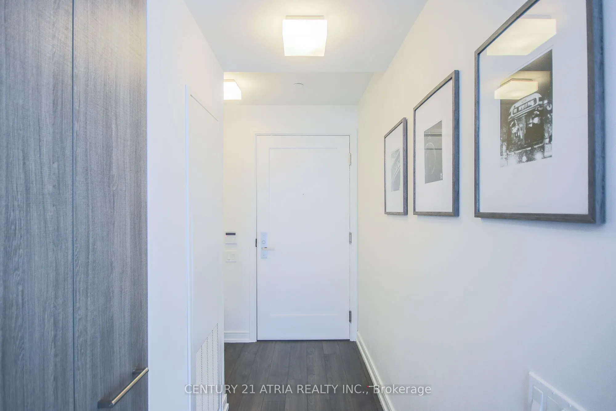28 Wellesley Street E, #2110