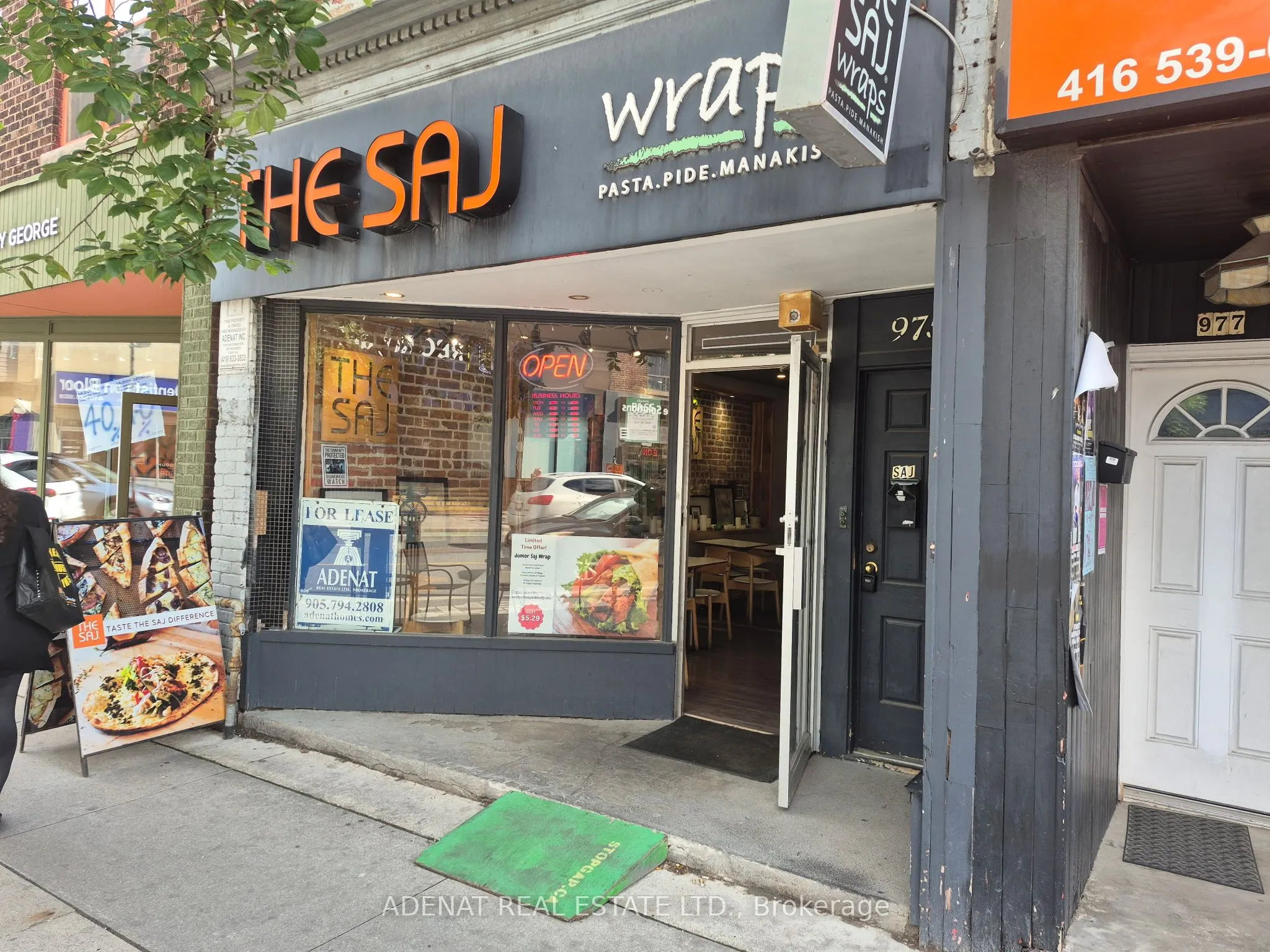 975 Bloor Street W