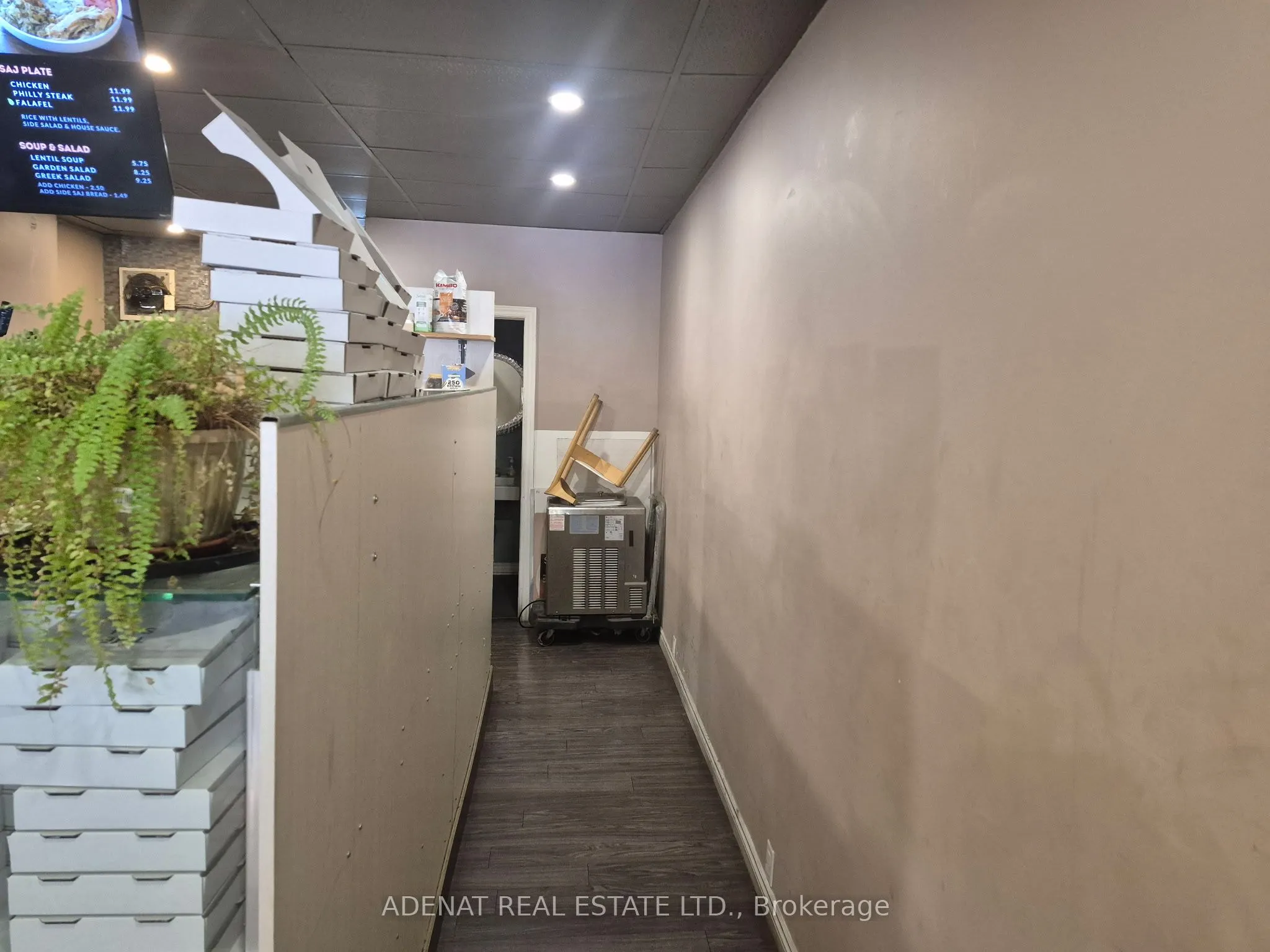 975 Bloor Street W