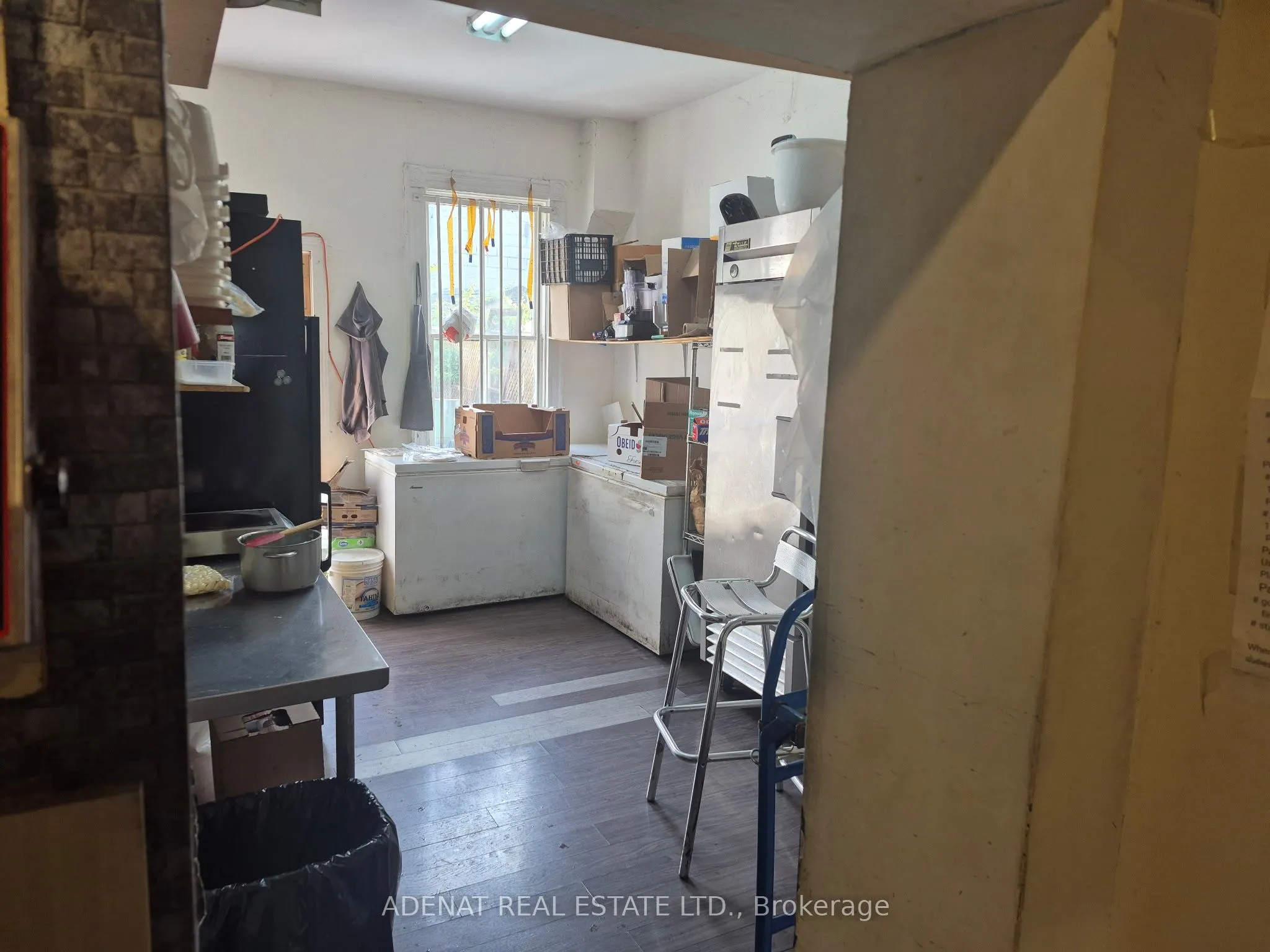 975 Bloor Street W