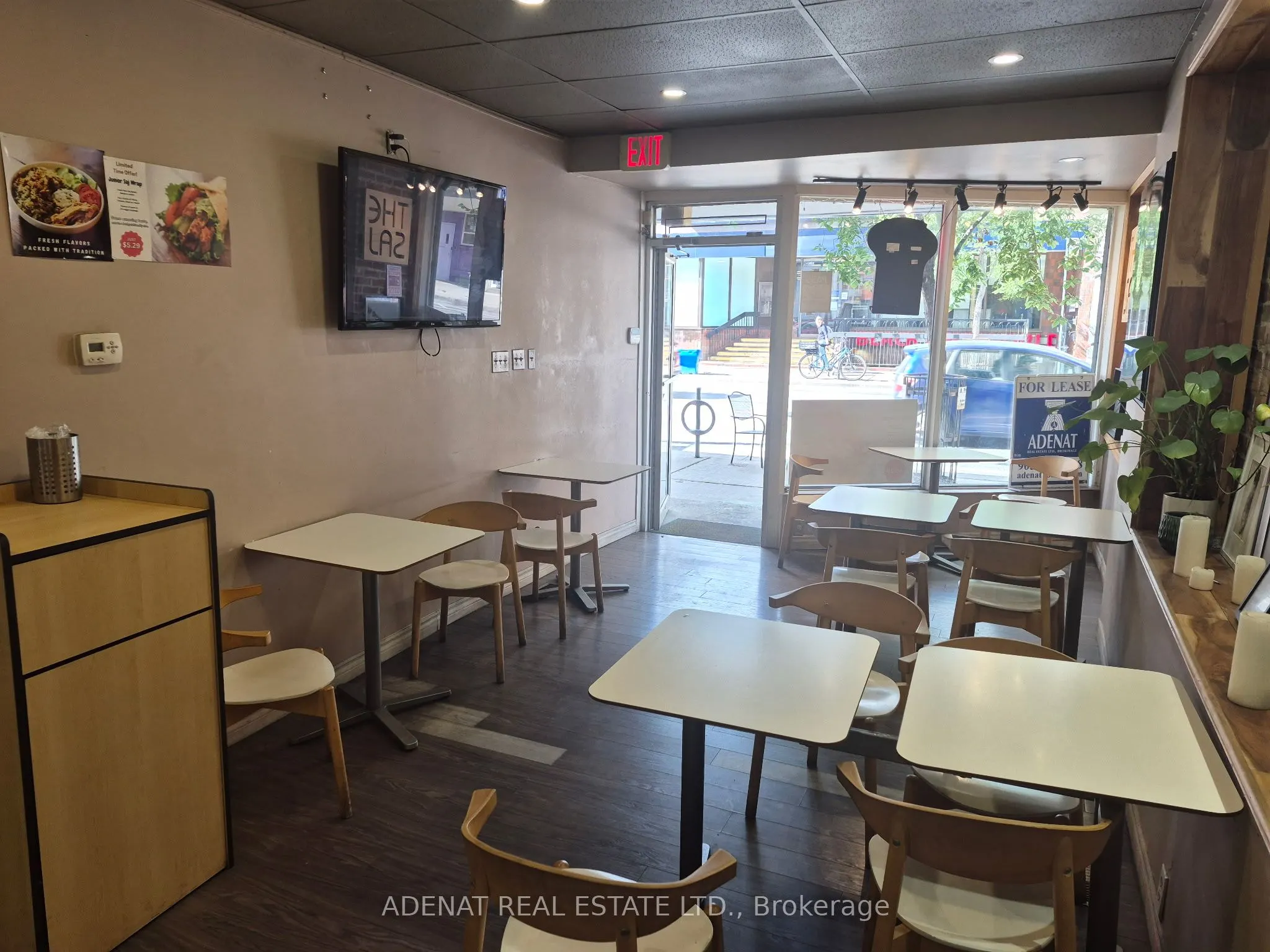 975 Bloor Street W