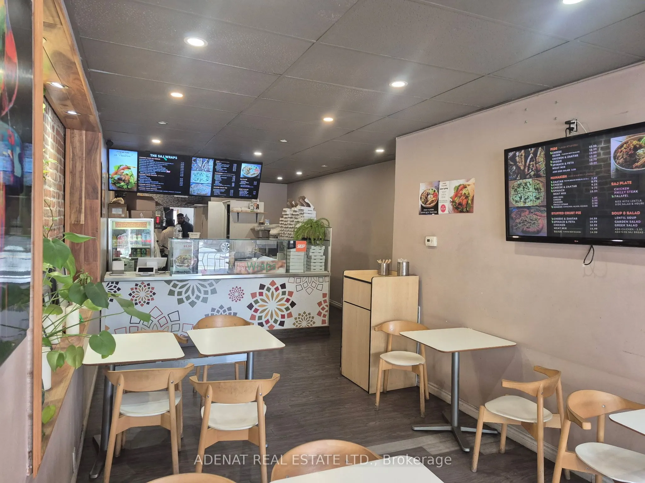975 Bloor Street W
