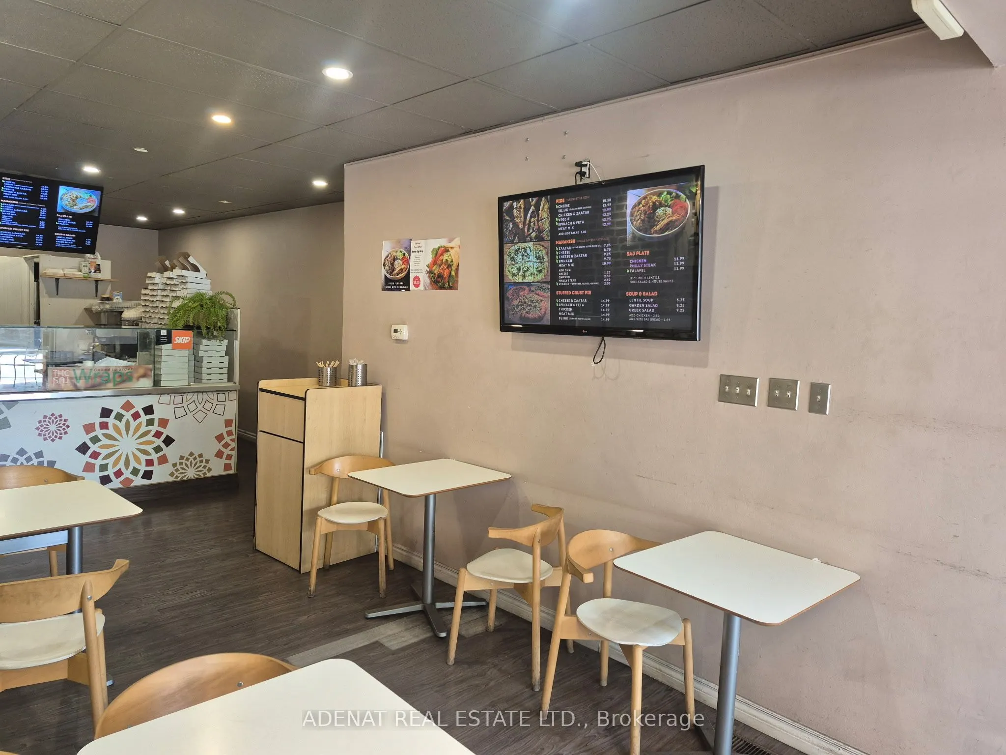 975 Bloor Street W