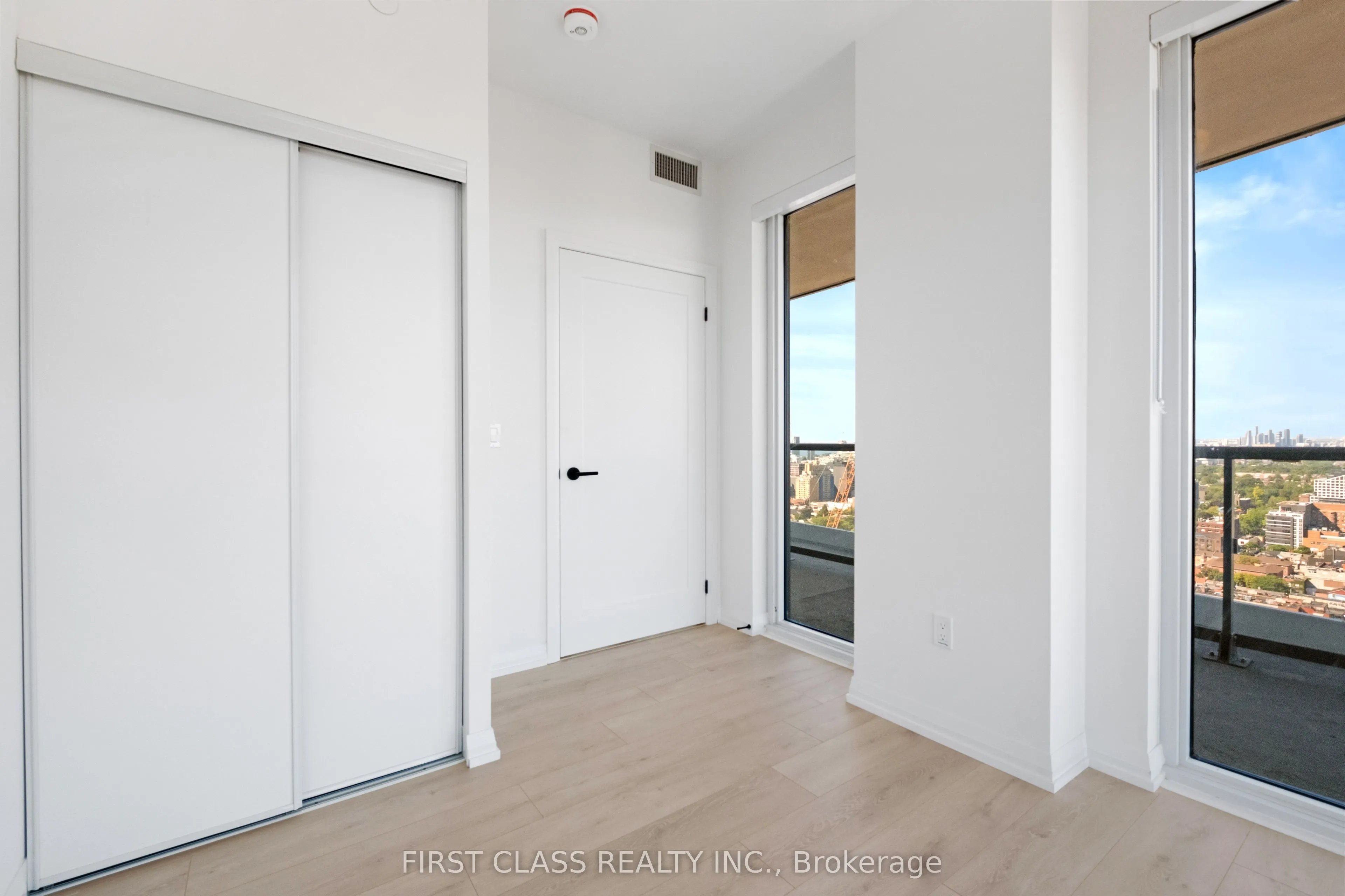280 Dundas Street, #2911