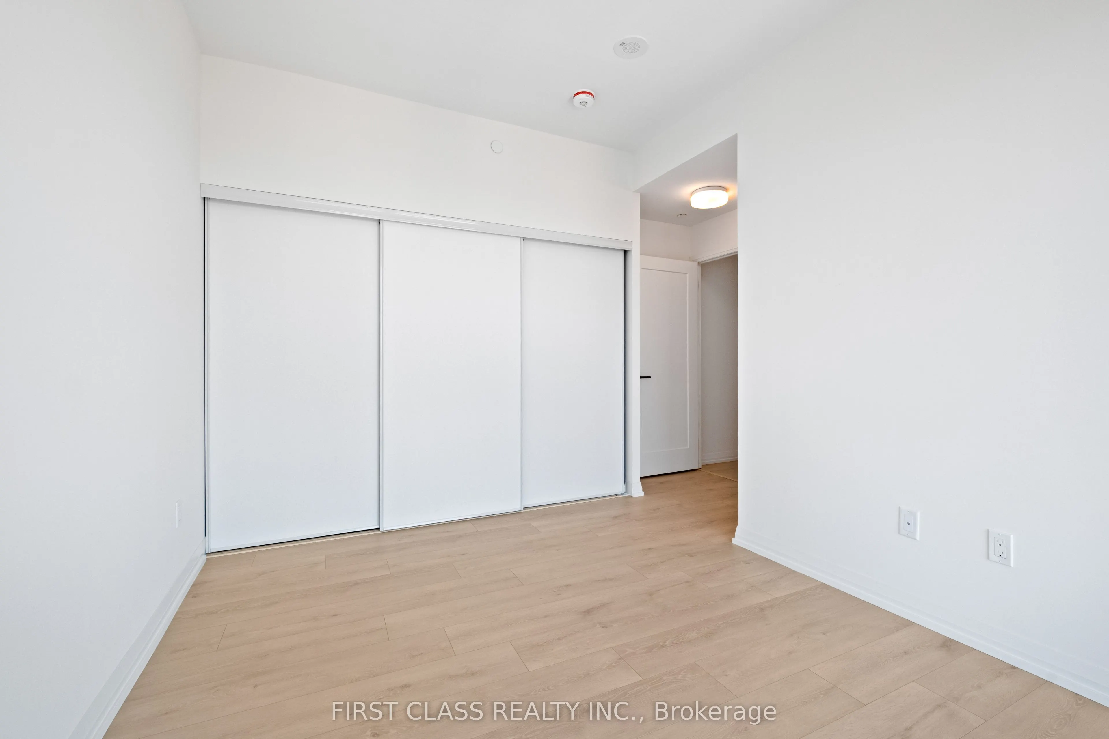 280 Dundas Street, #2911