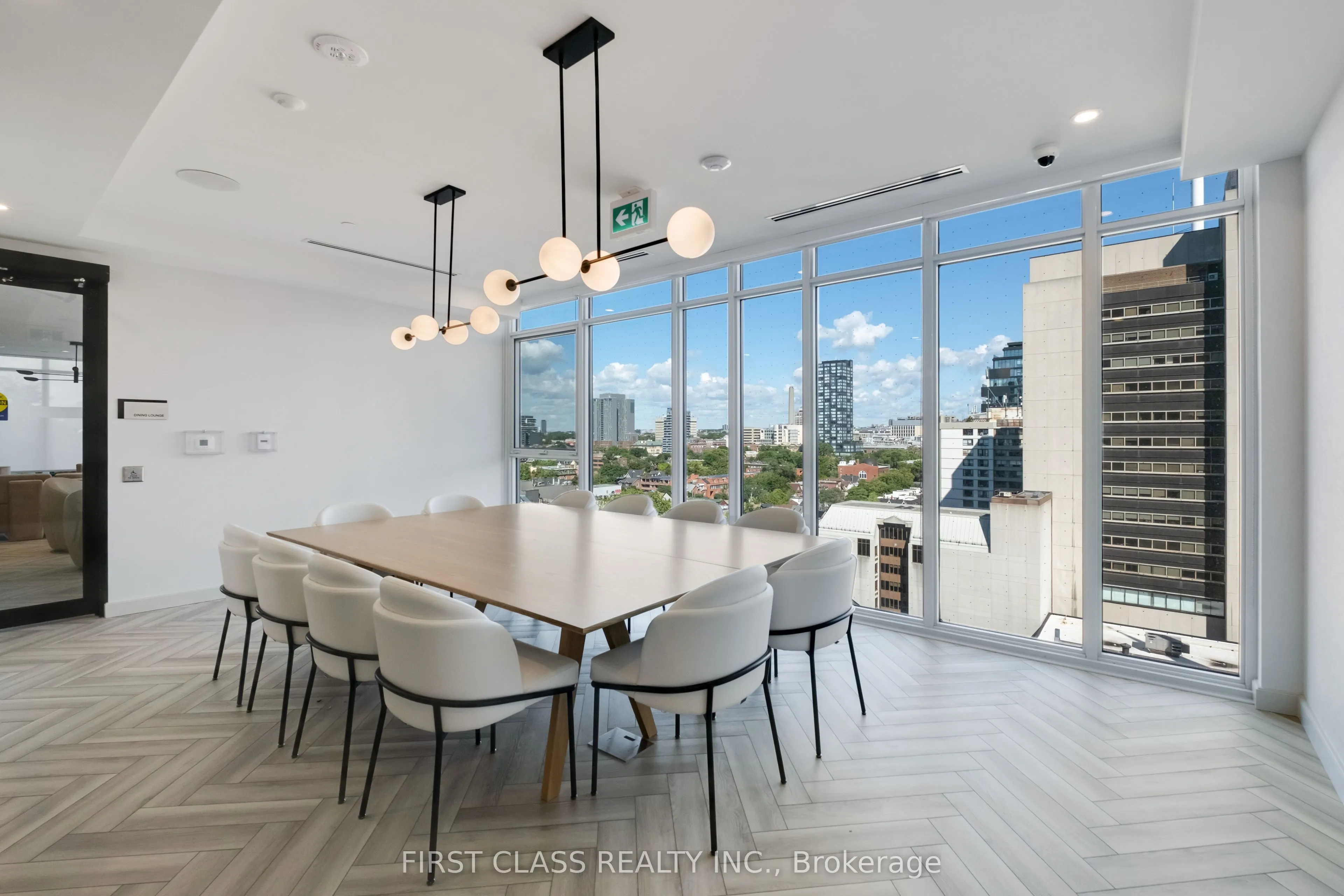 280 Dundas Street, #2911