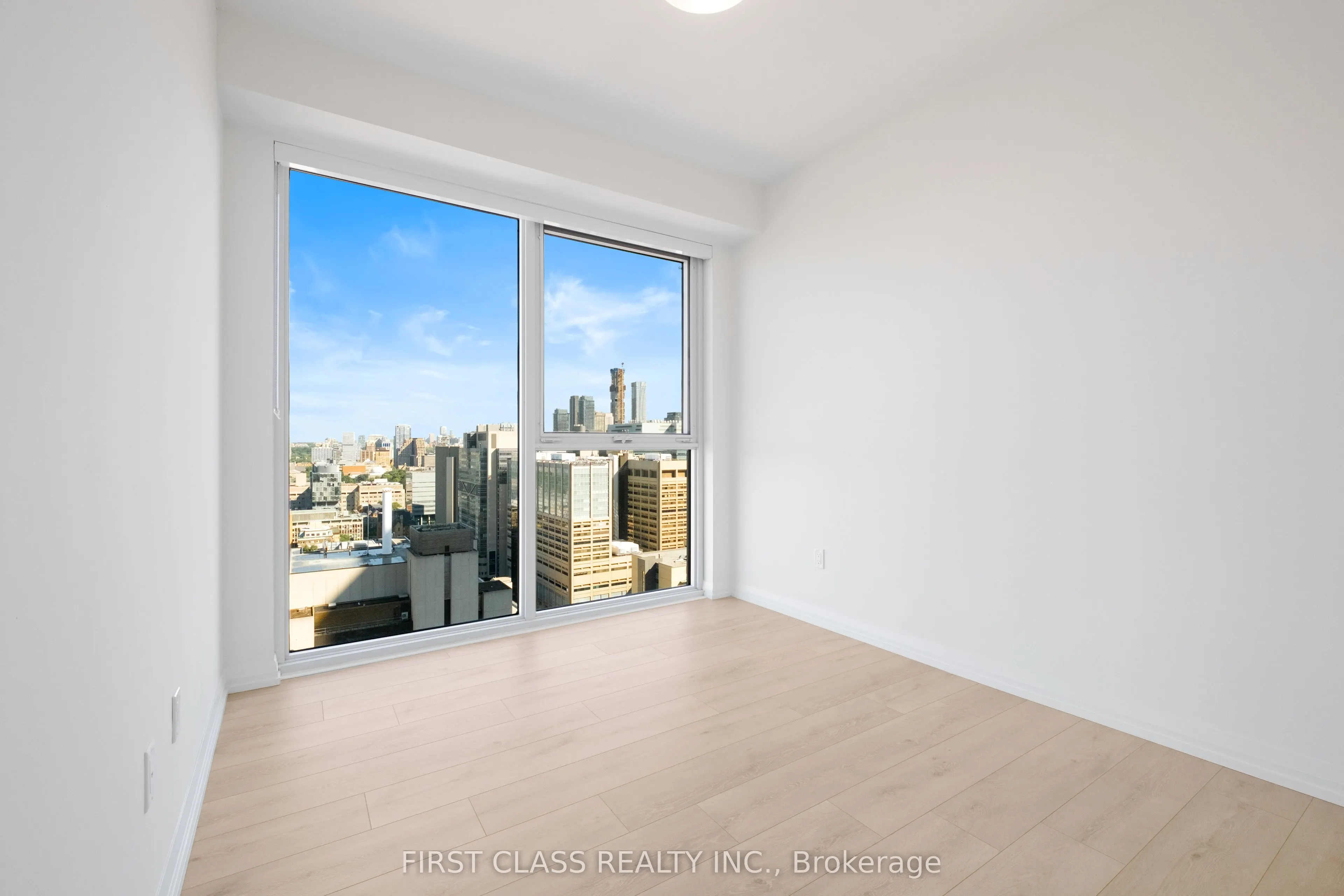 280 Dundas Street, #2911