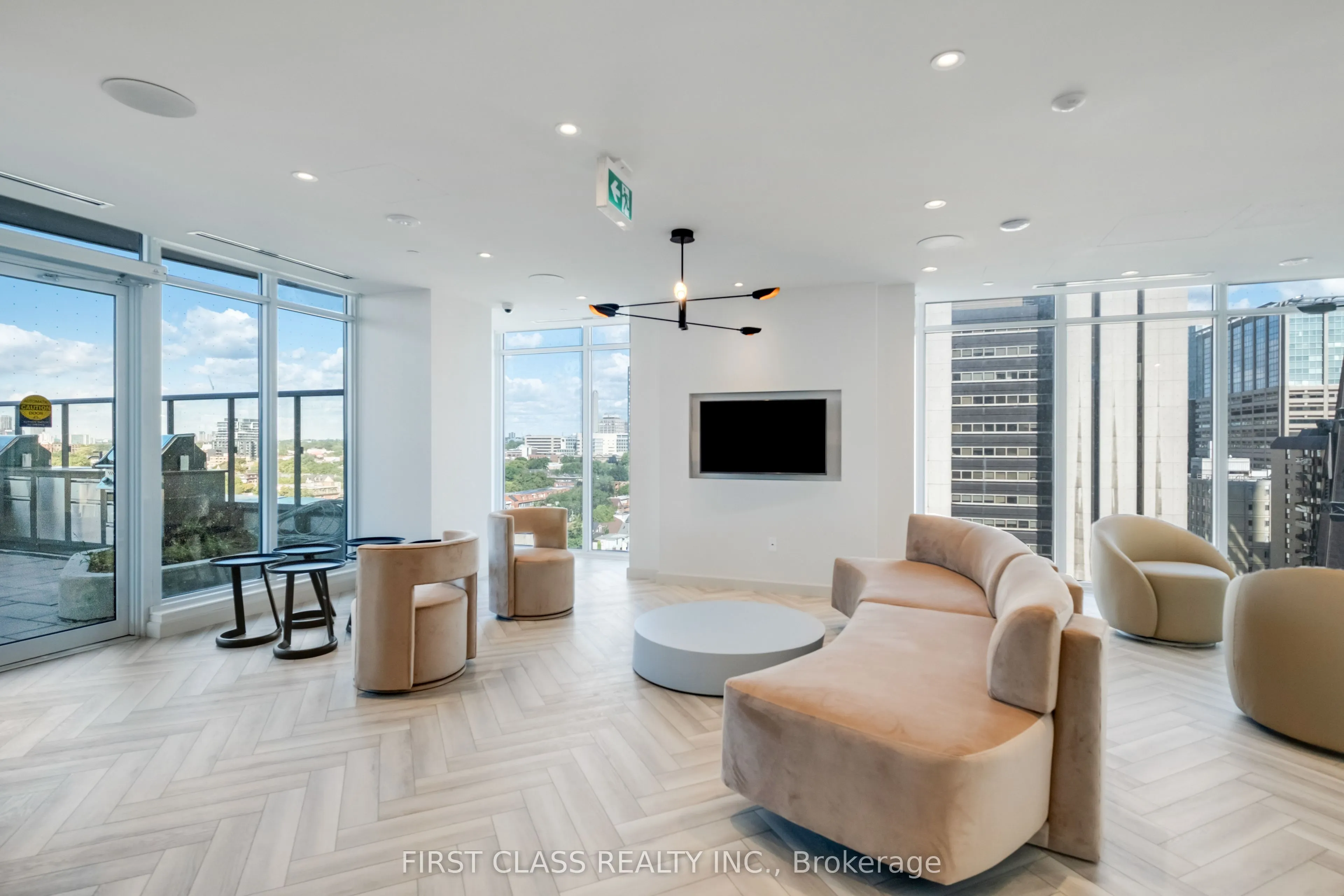 280 Dundas Street, #2911