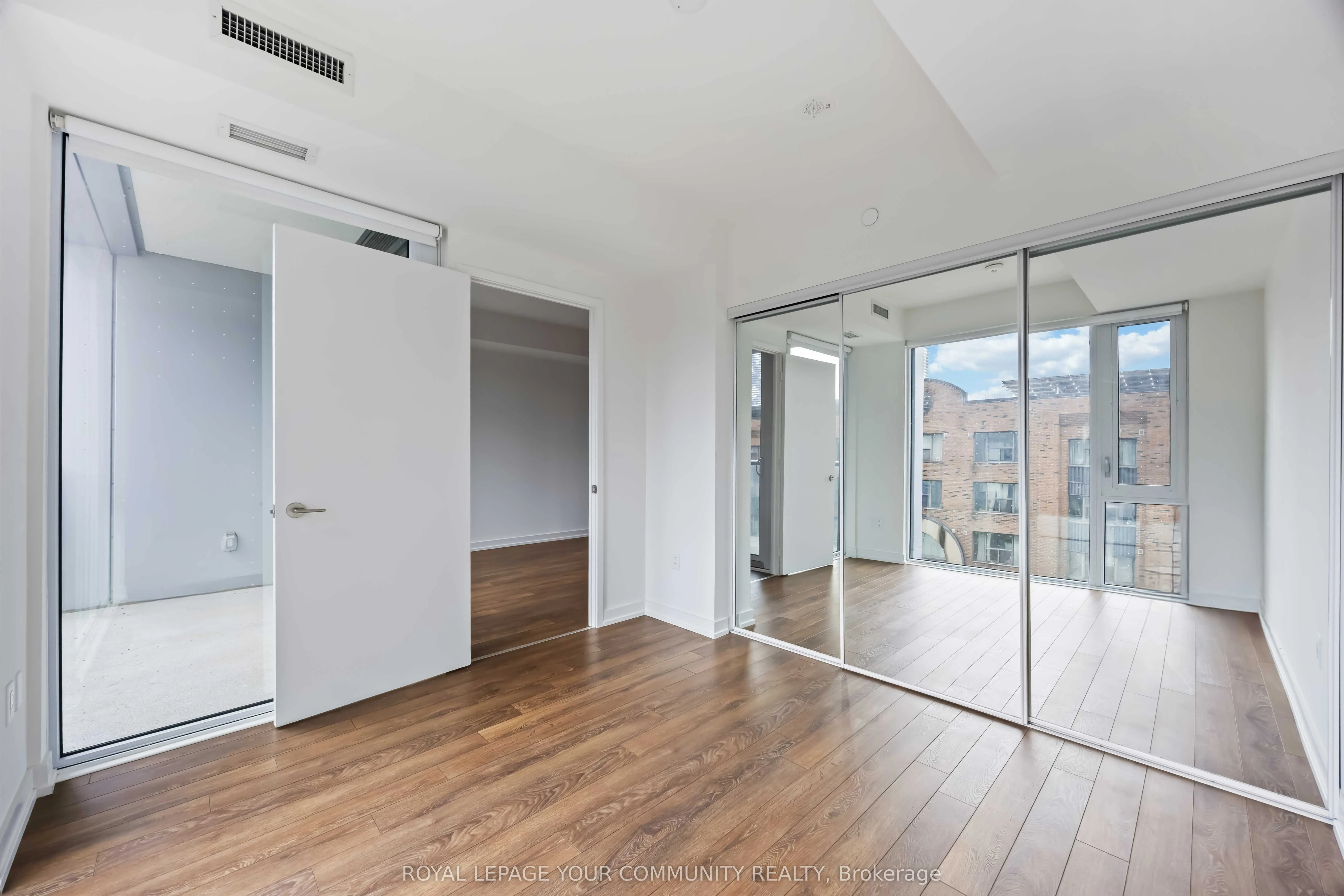 158 Front Street E, #320