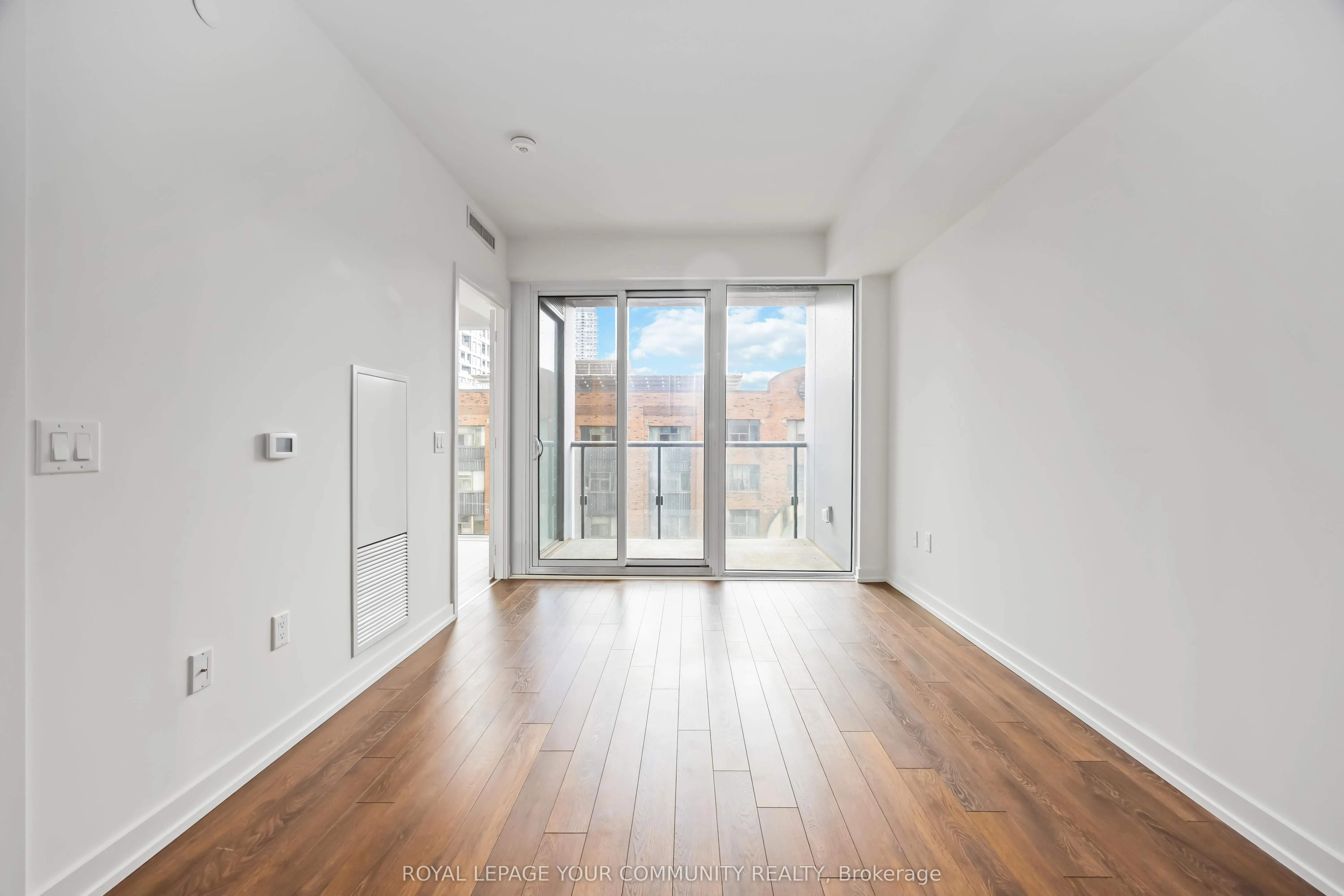 158 Front Street E, #320