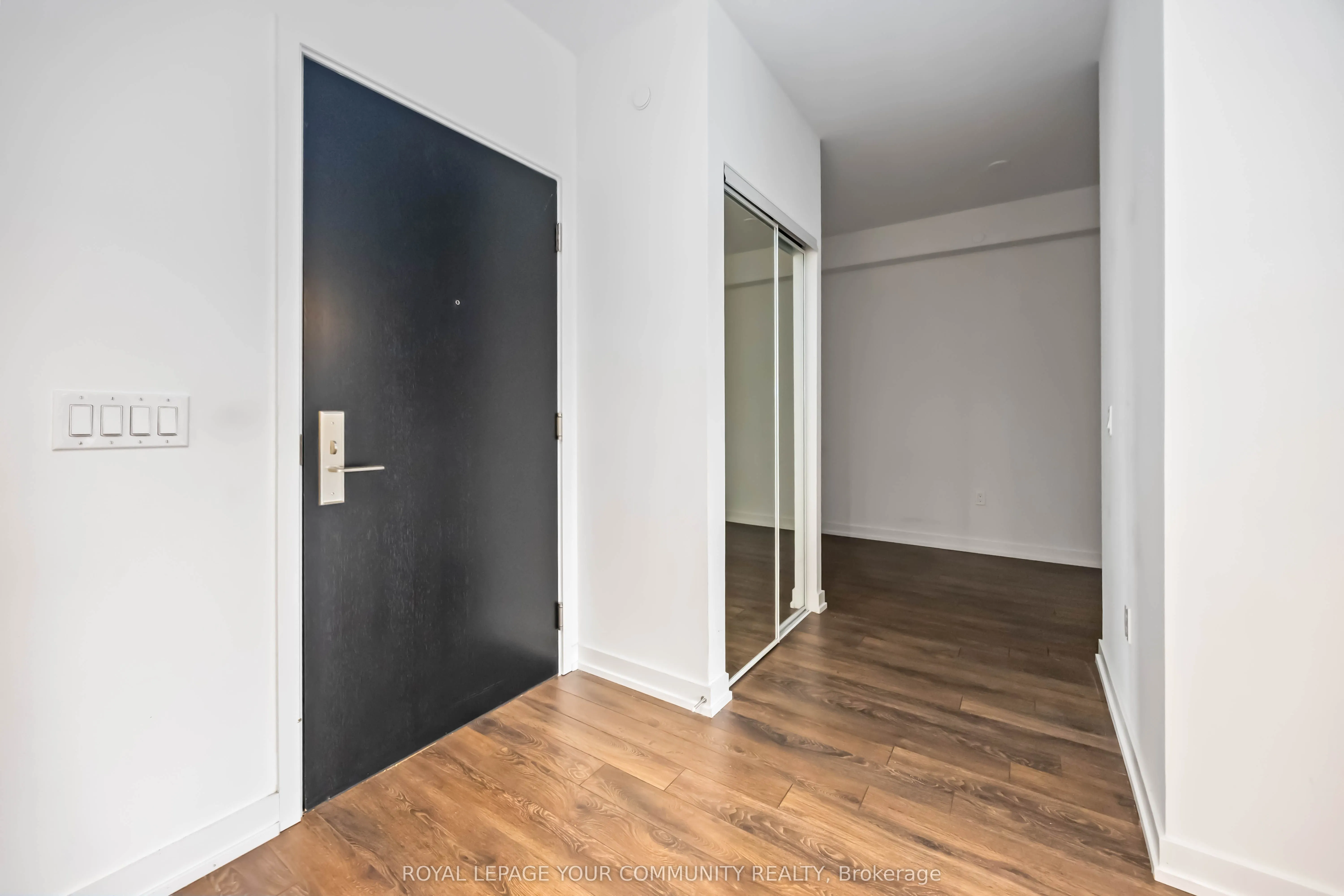 158 Front Street E, #320