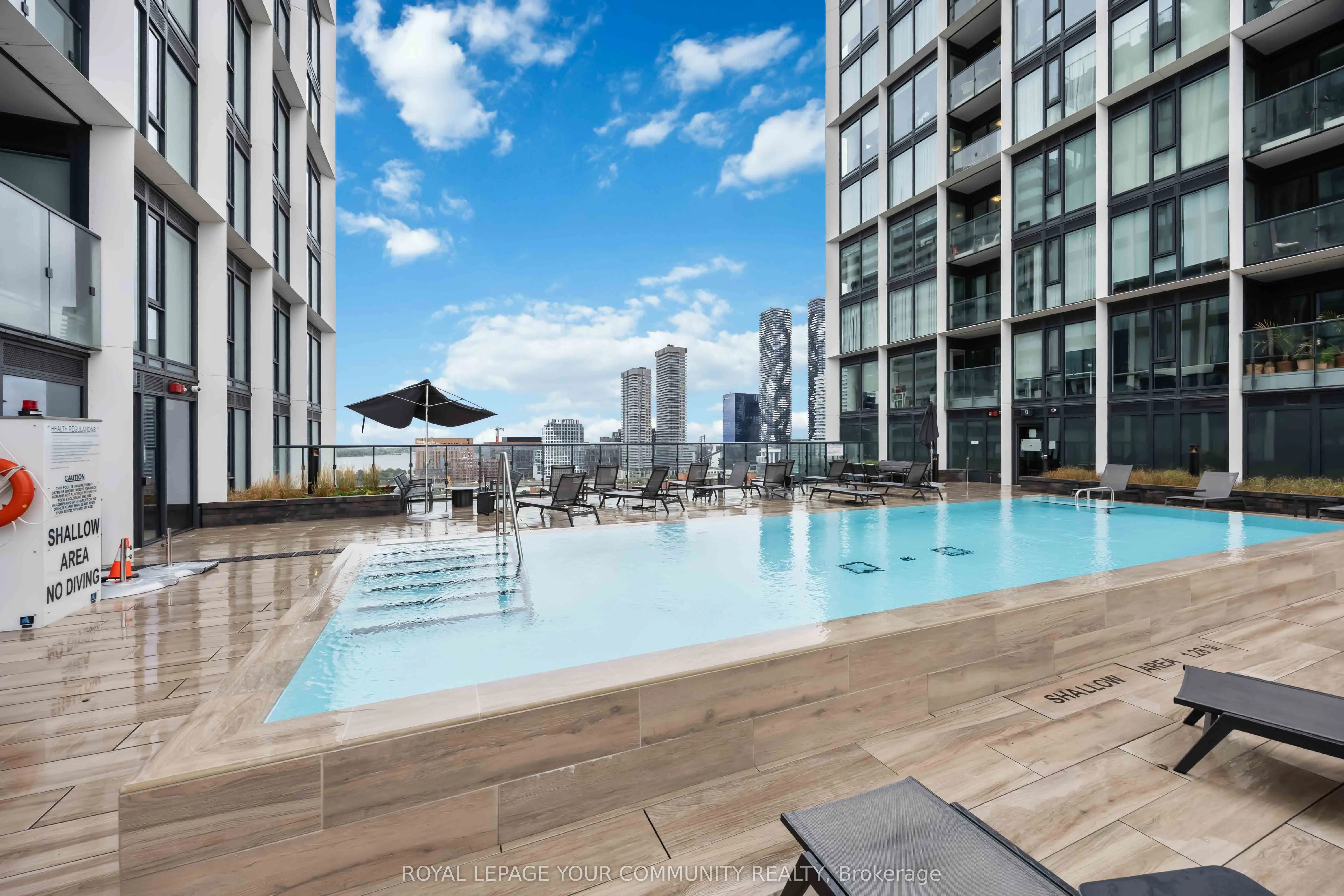 158 Front Street E, #320