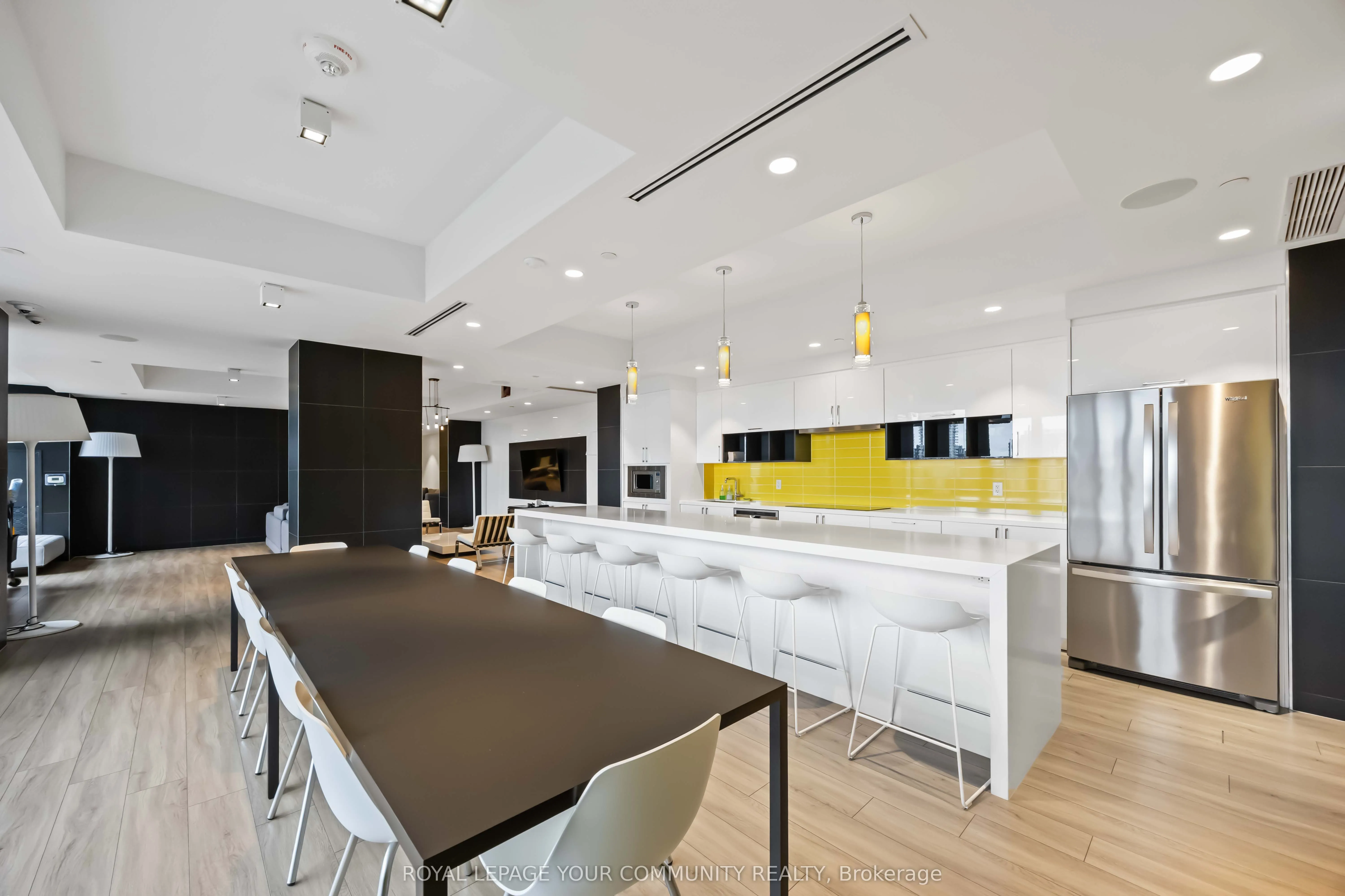 158 Front Street E, #320