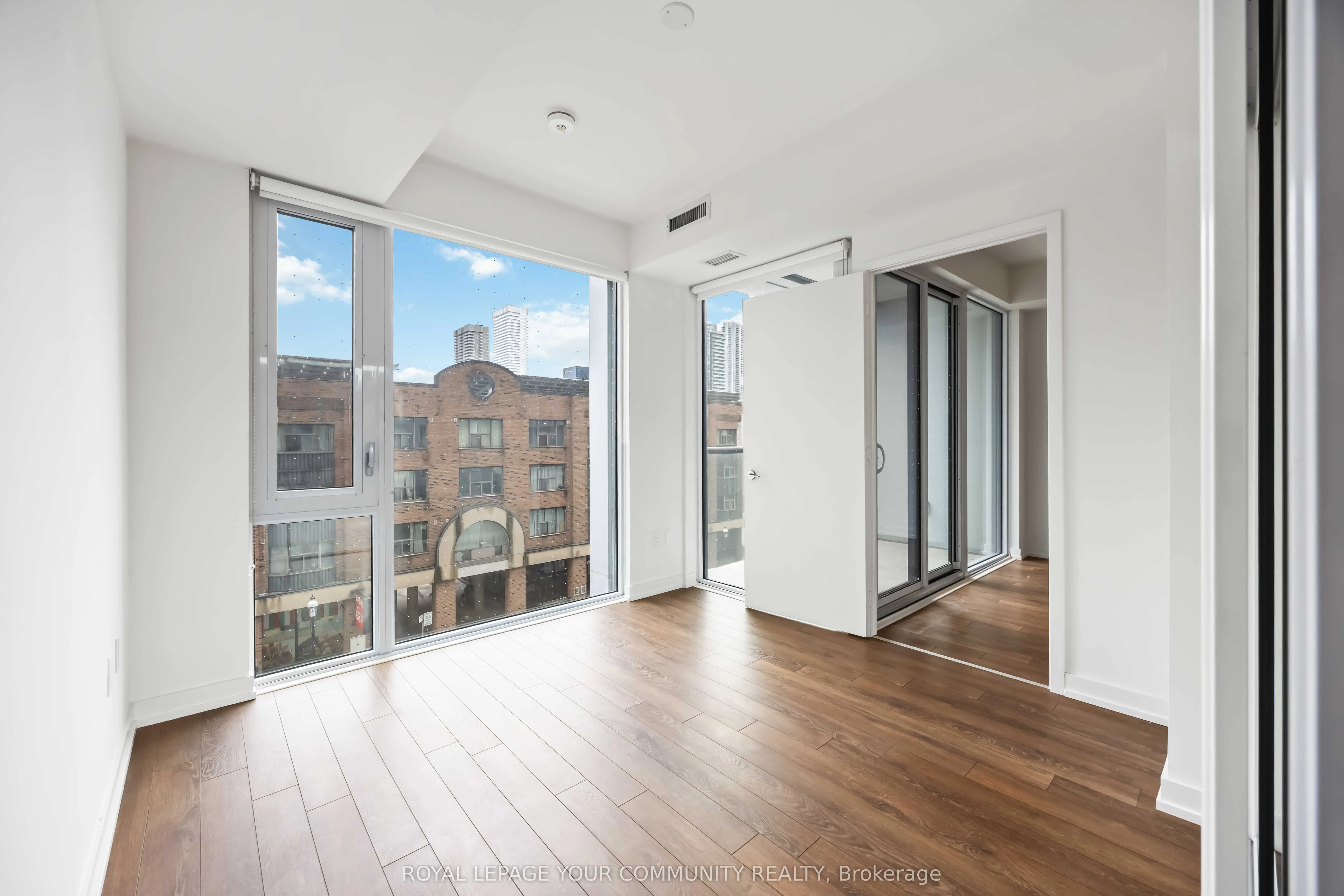 158 Front Street E, #320