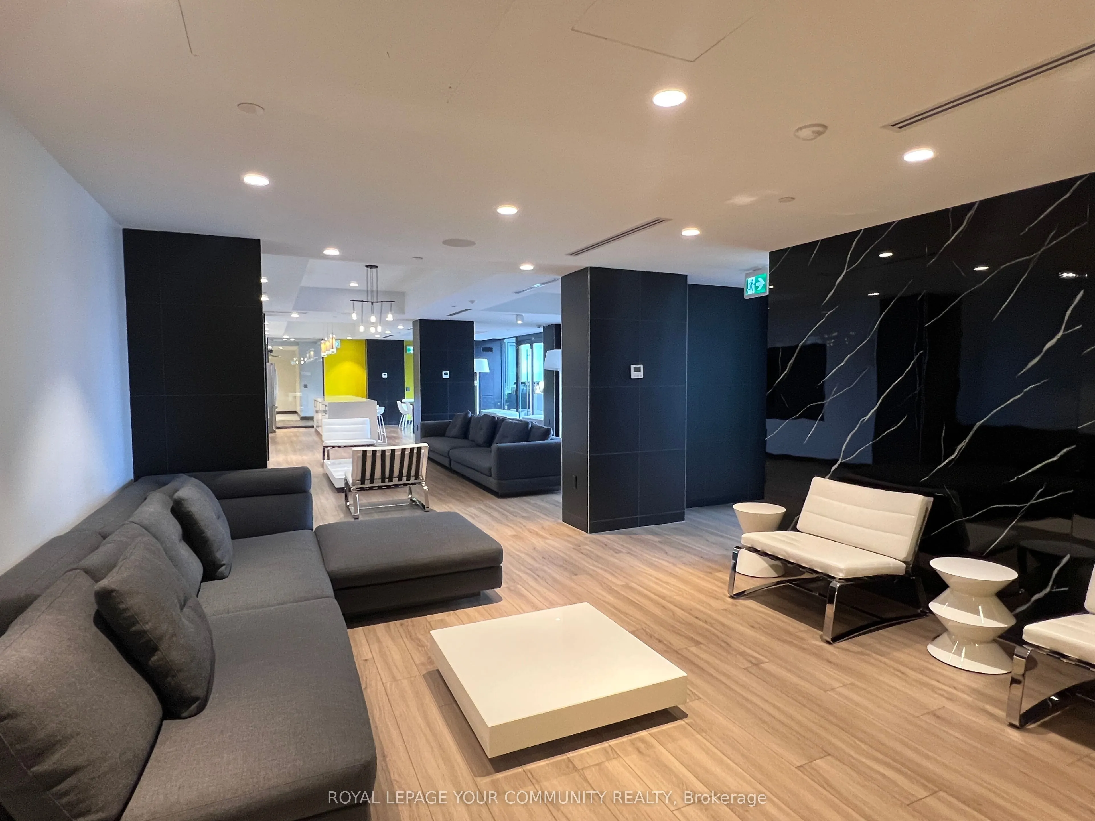158 Front Street E, #320