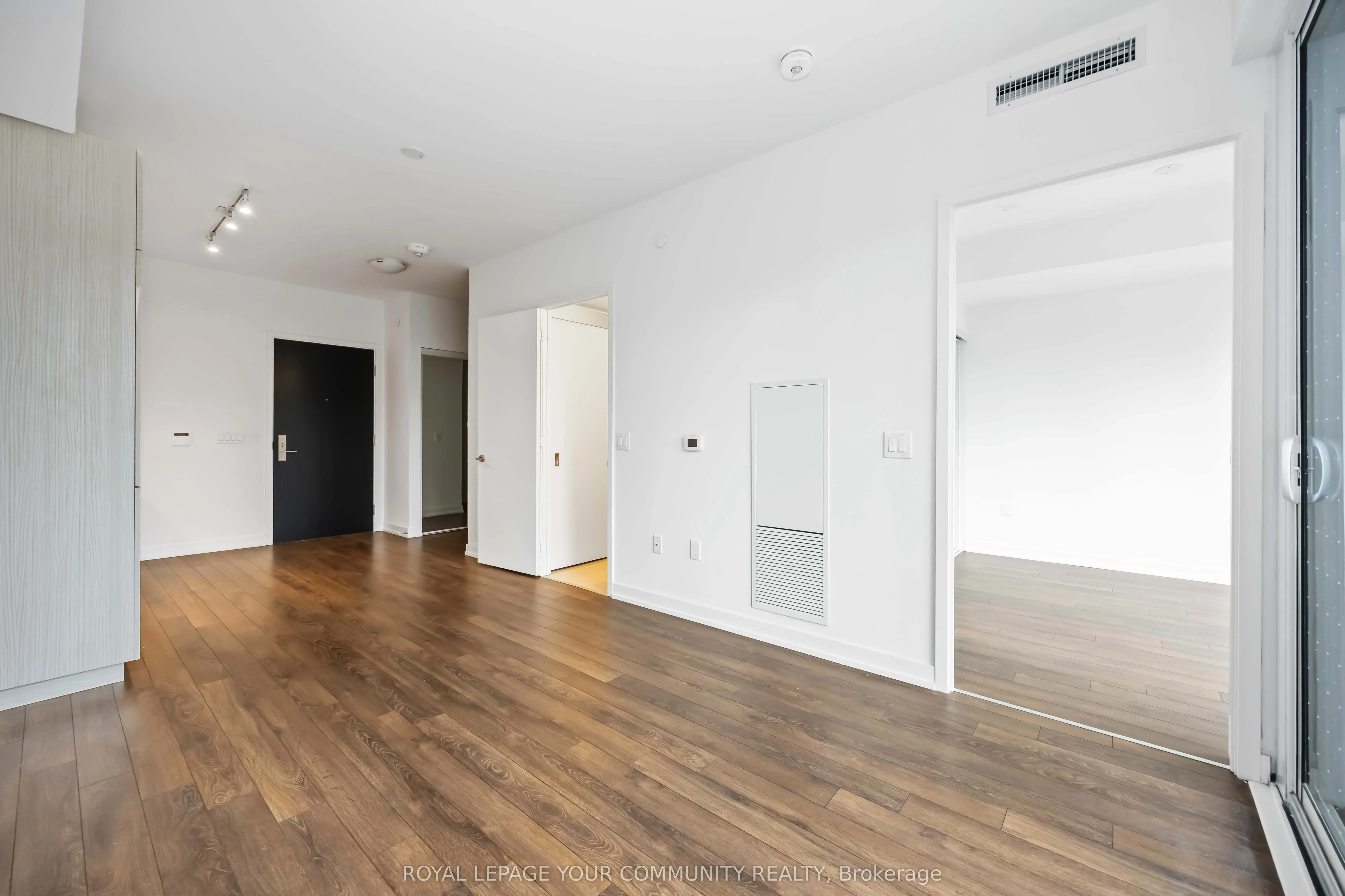 158 Front Street E, #320