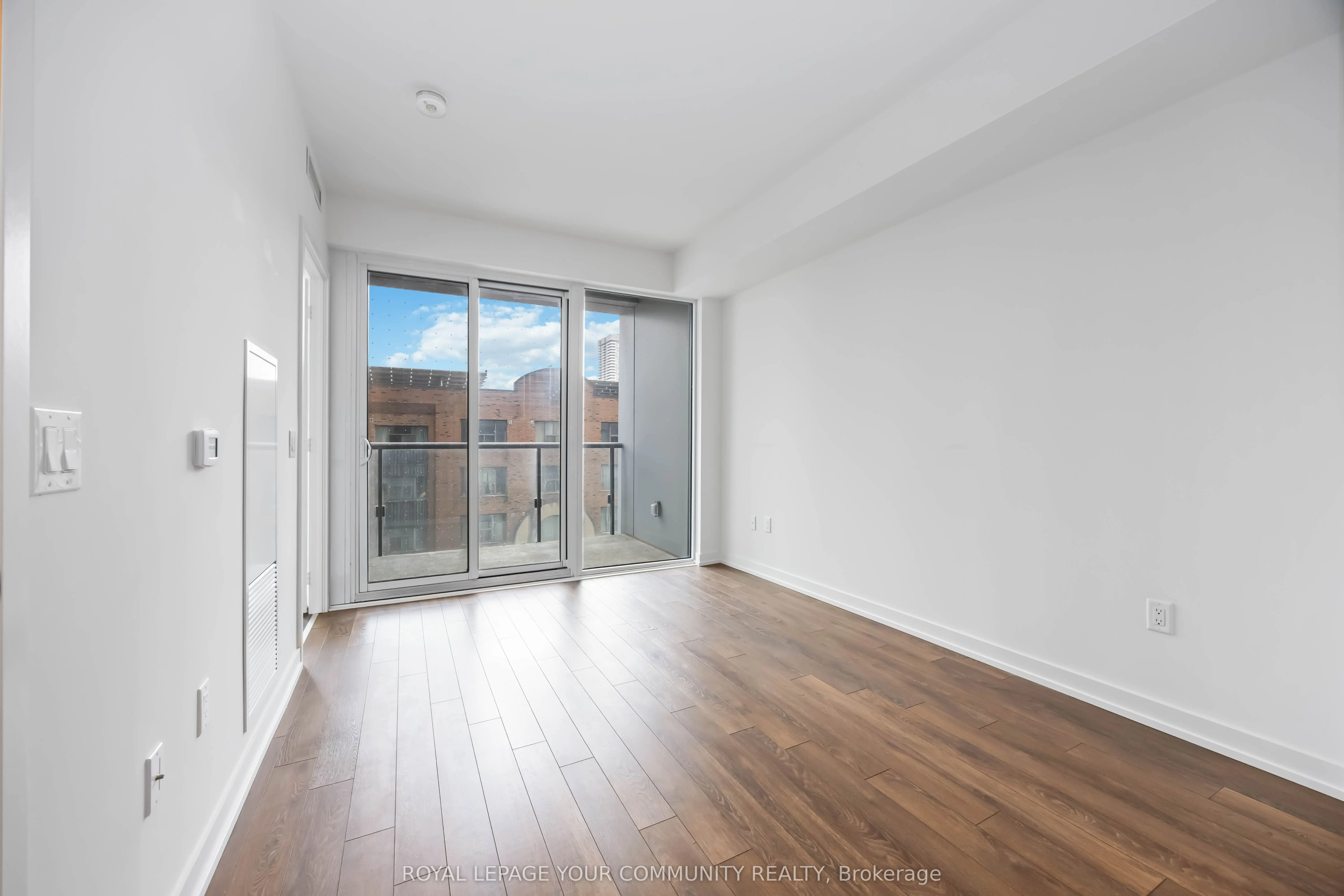 158 Front Street E, #320