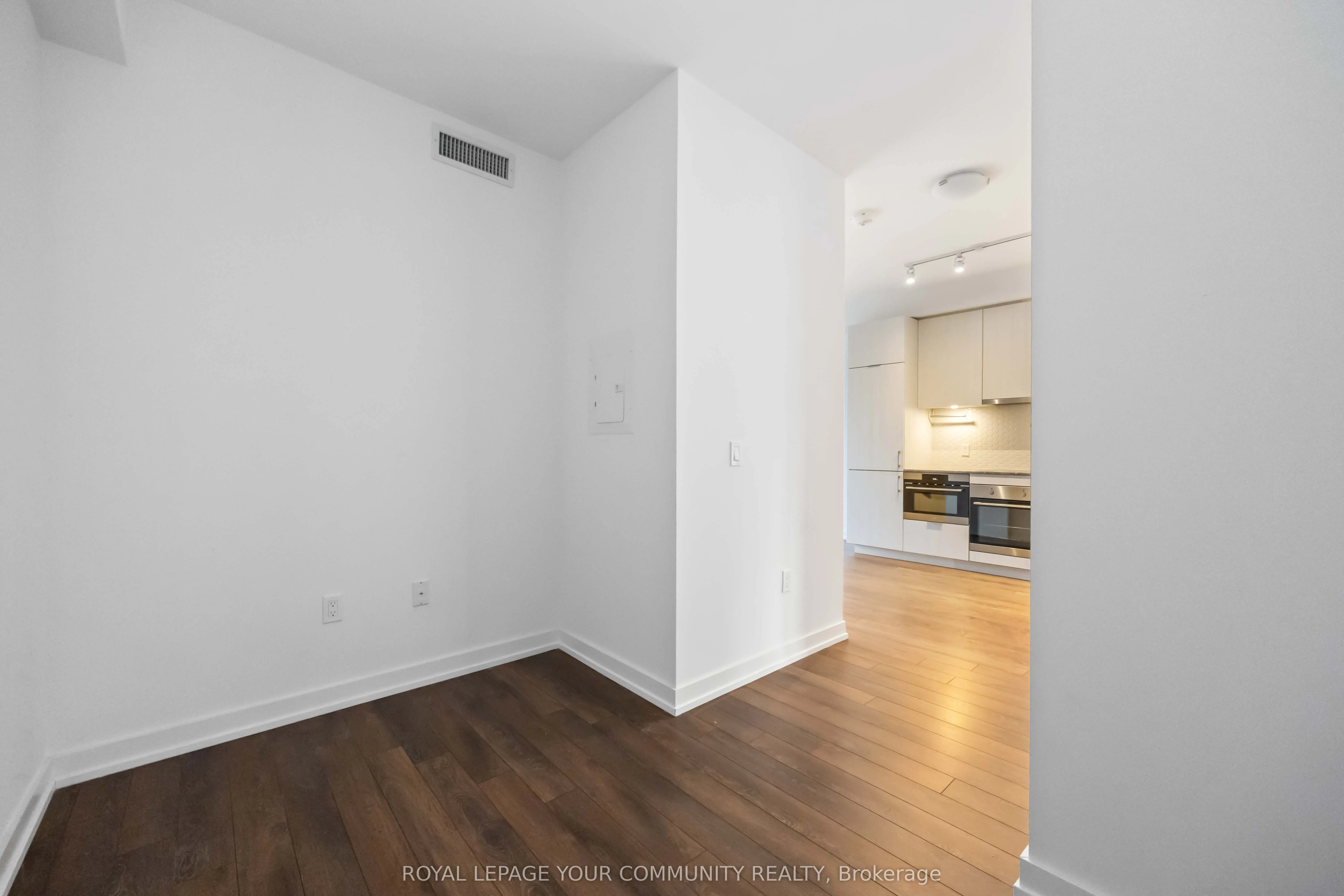 158 Front Street E, #320