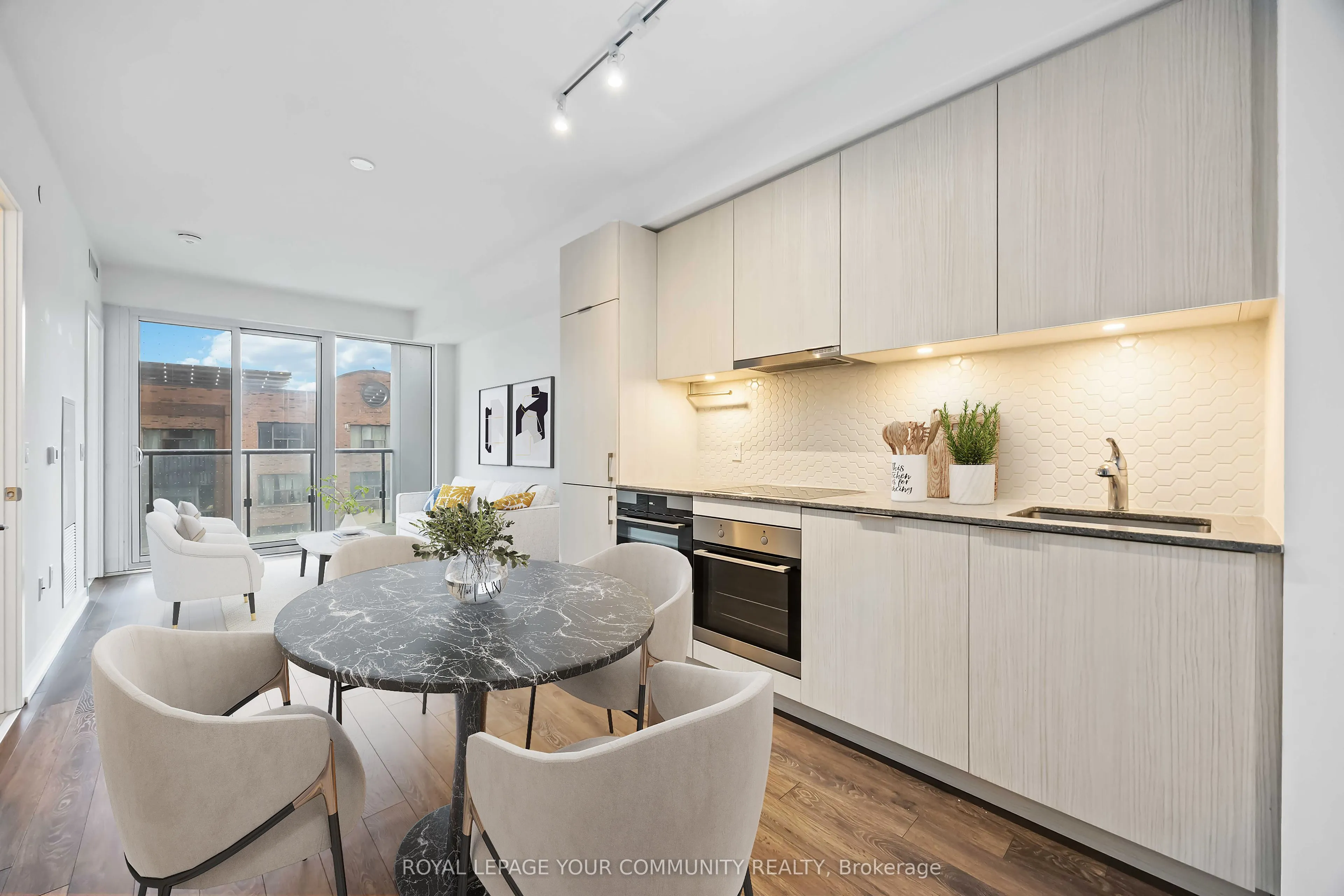 158 Front Street E, #320