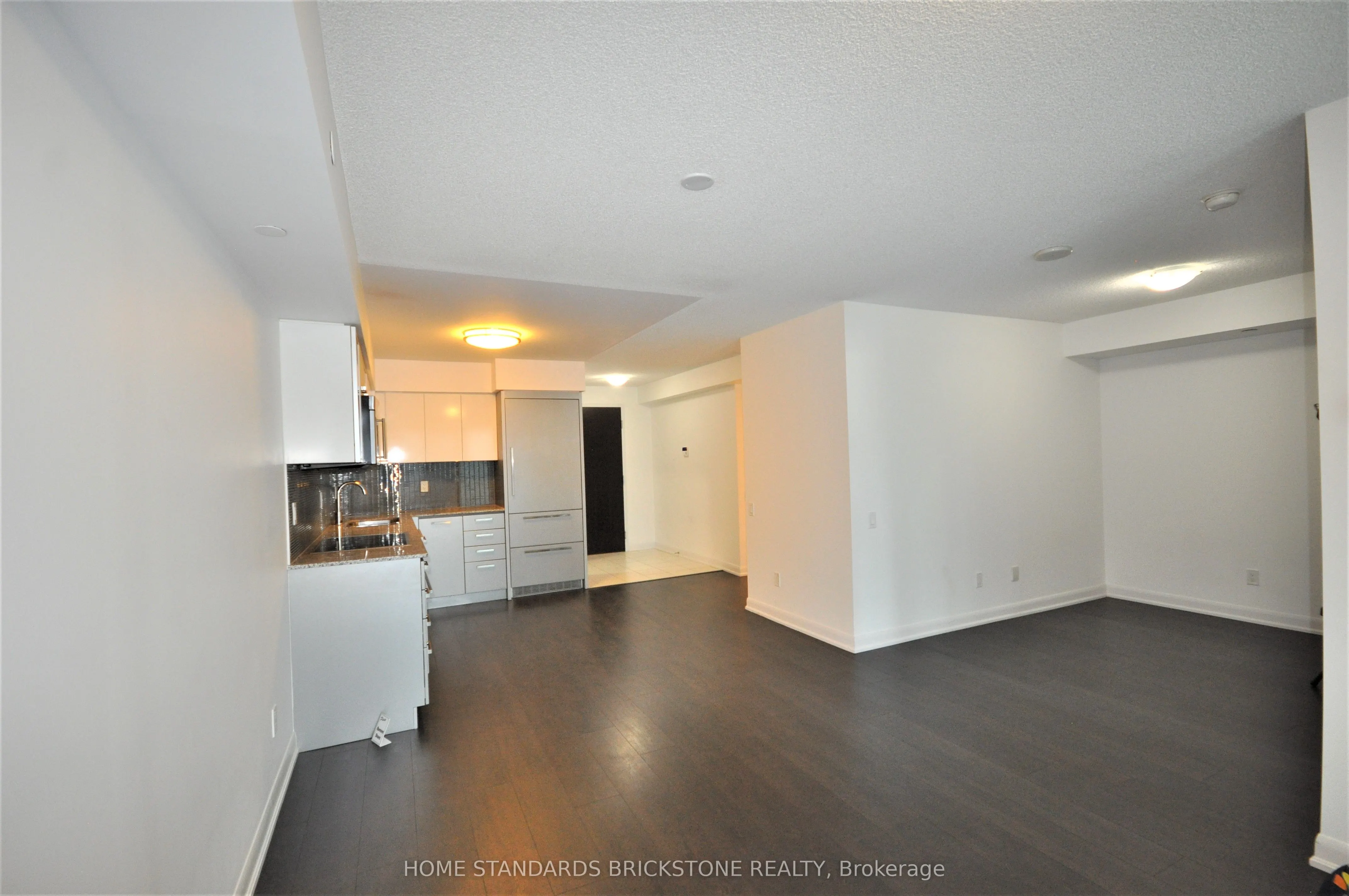 5168 Yonge Street, #601