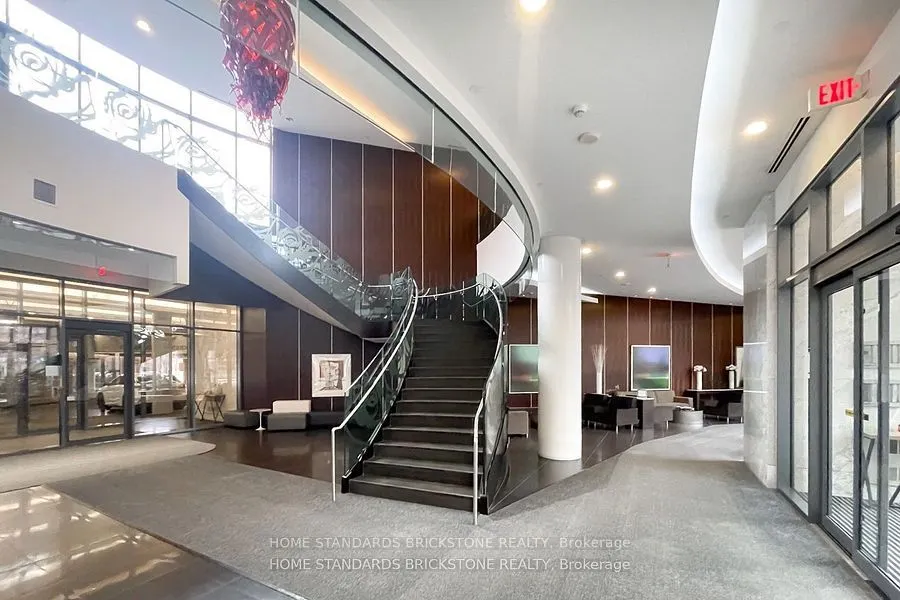 5168 Yonge Street, #601